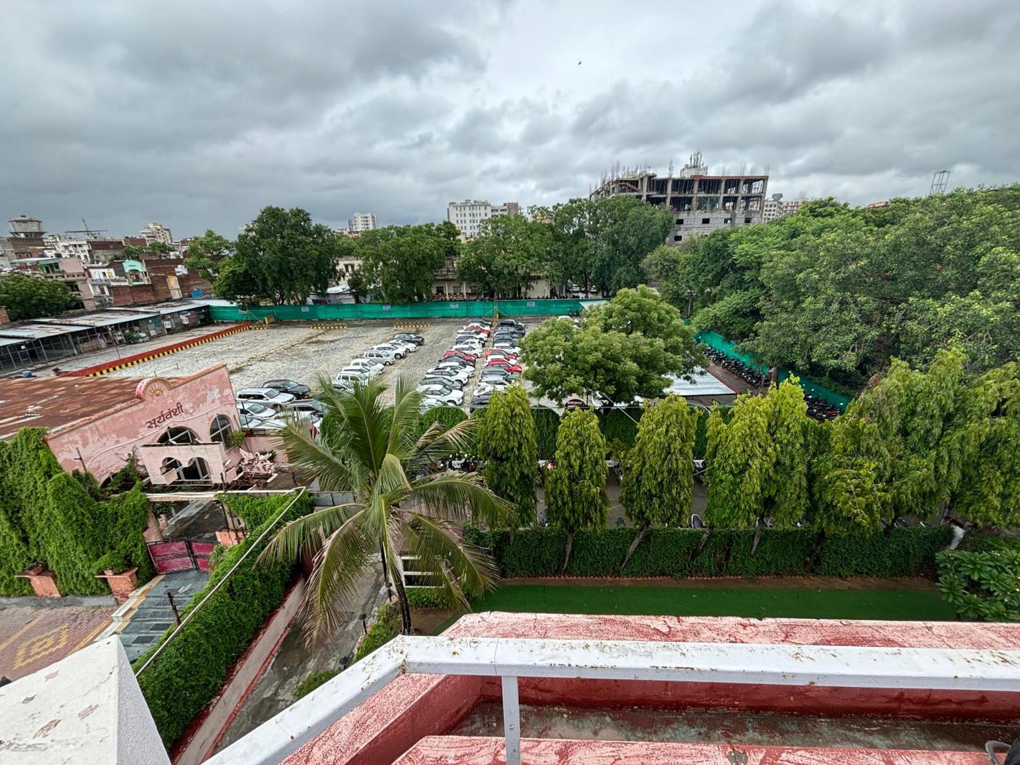 Maya International 3*