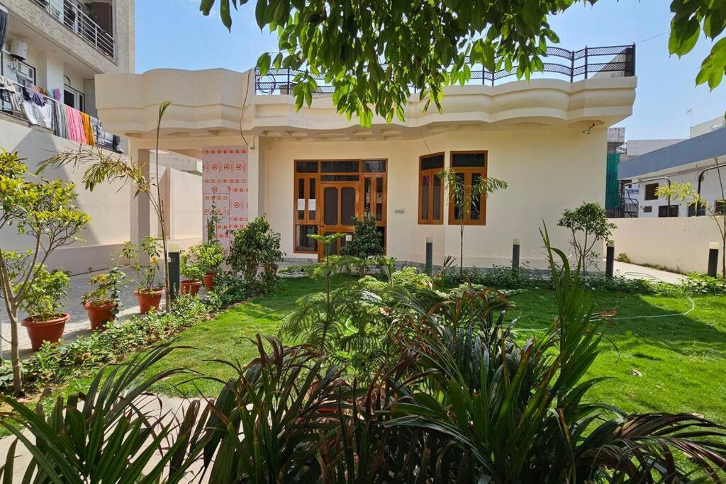 Kaushik House - Luxury Garden Homestay Near Vaishali Nagar Apartment Jaipur