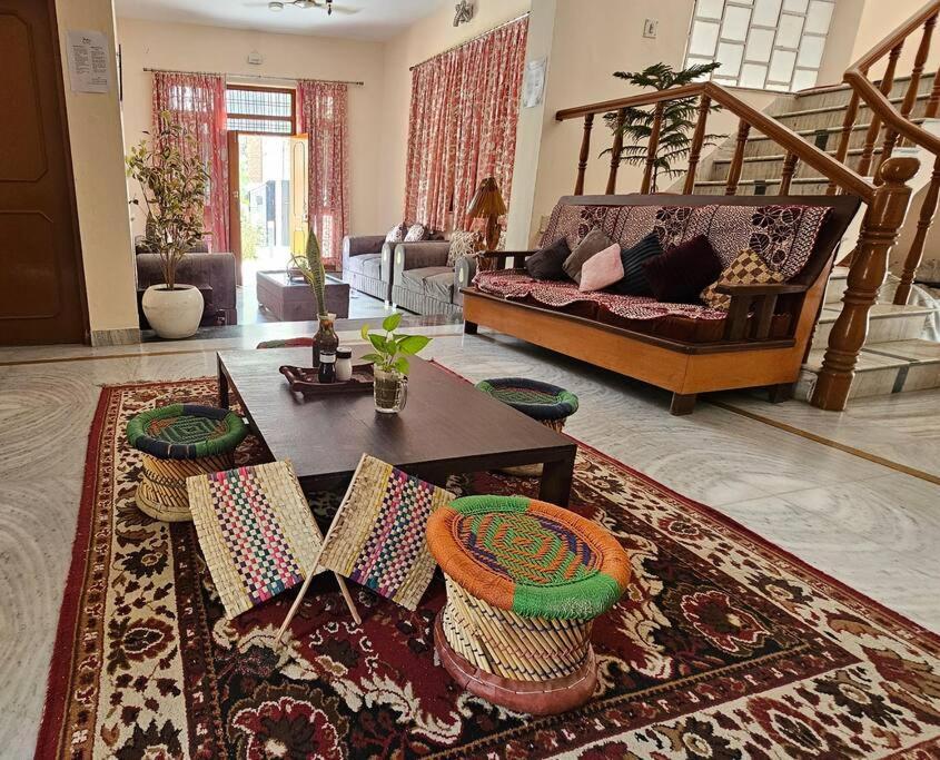 Apartment Kaushik House - Luxury Garden Homestay Near Vaishali Nagar