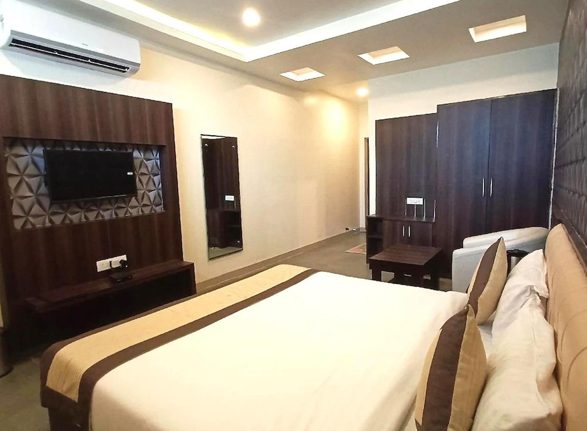 Hotel Sanskar Palace, Vaishali Nagar,