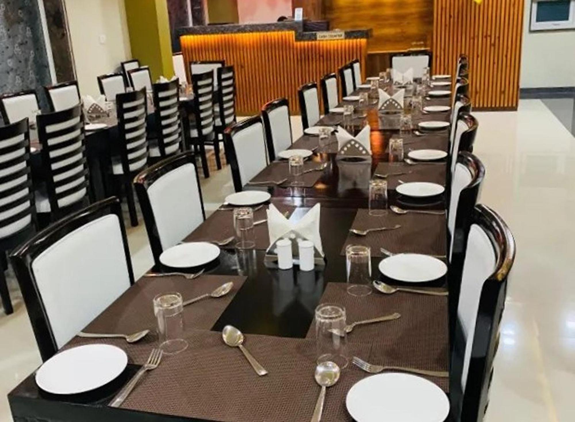 Sanskar Palace, Vaishali Nagar, 3*
