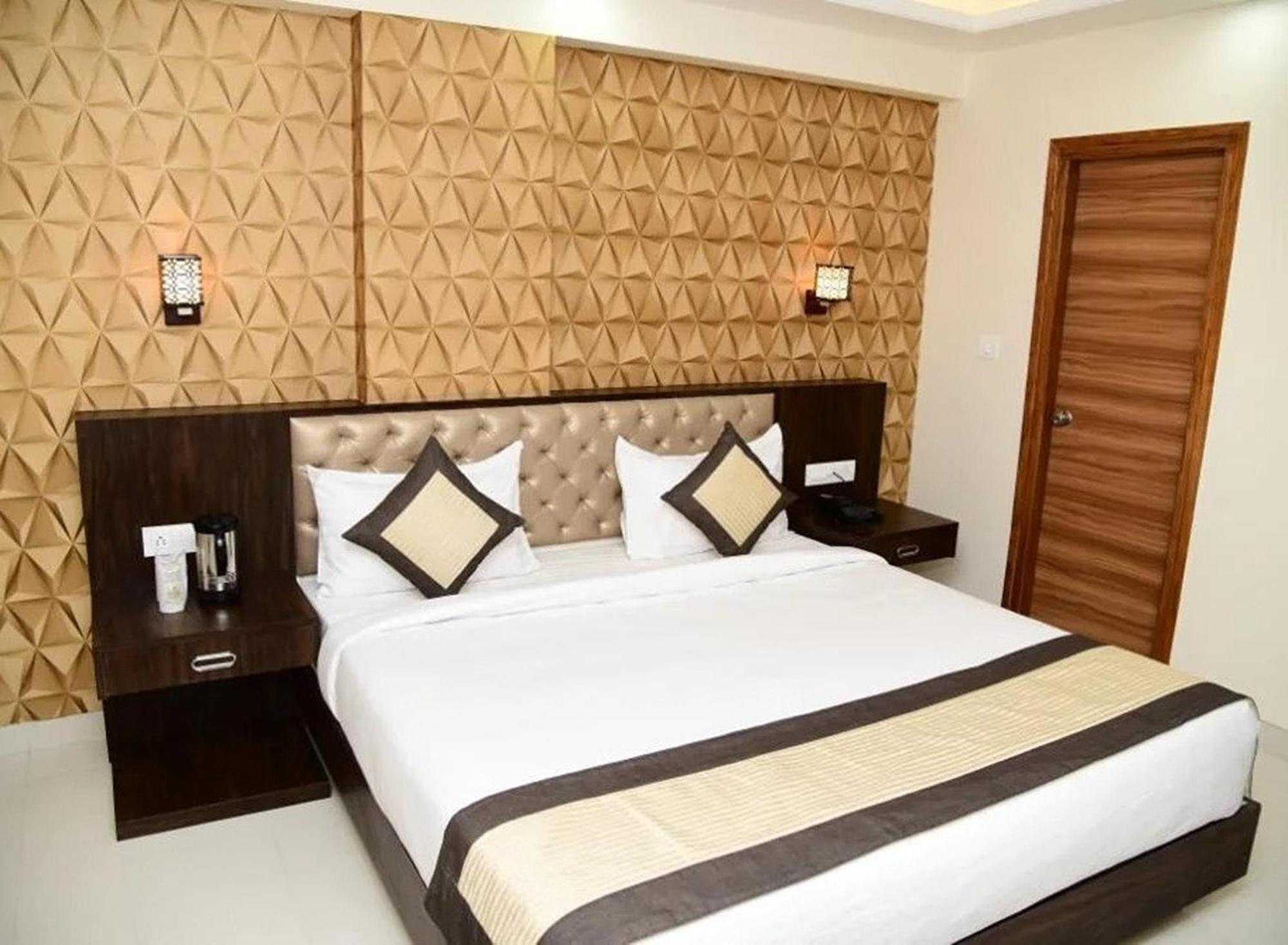 Sanskar Palace, Vaishali Nagar, Hotel 3*