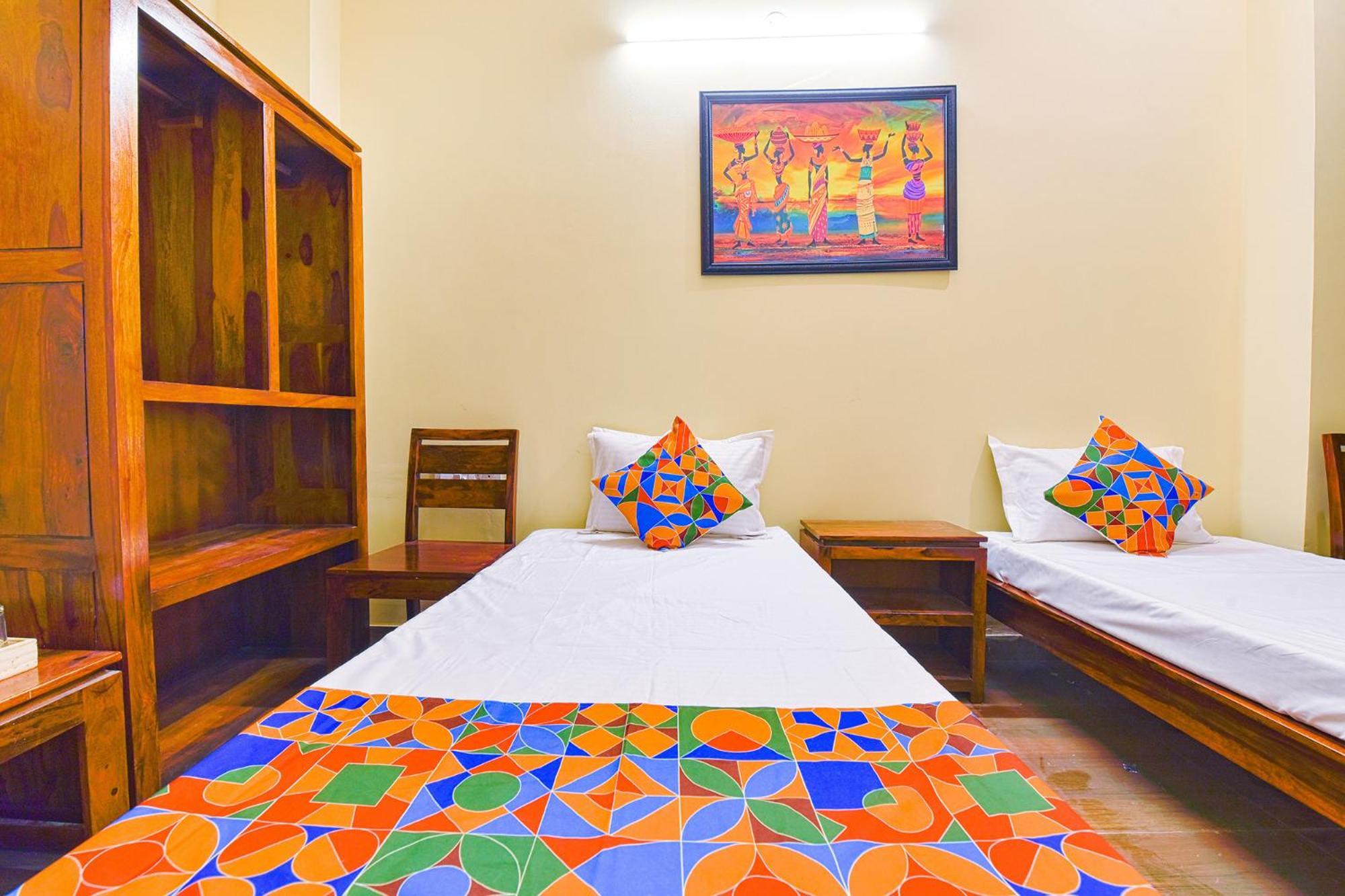 Fabexpress Golden Manor Hotel 3*