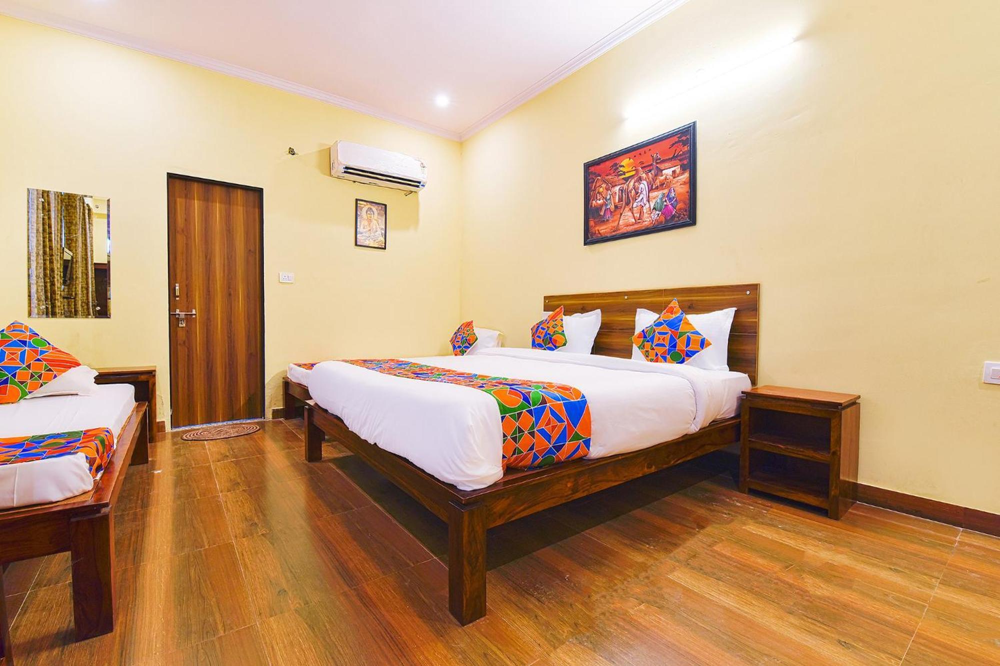 Fabexpress Golden Manor Hotel 3*