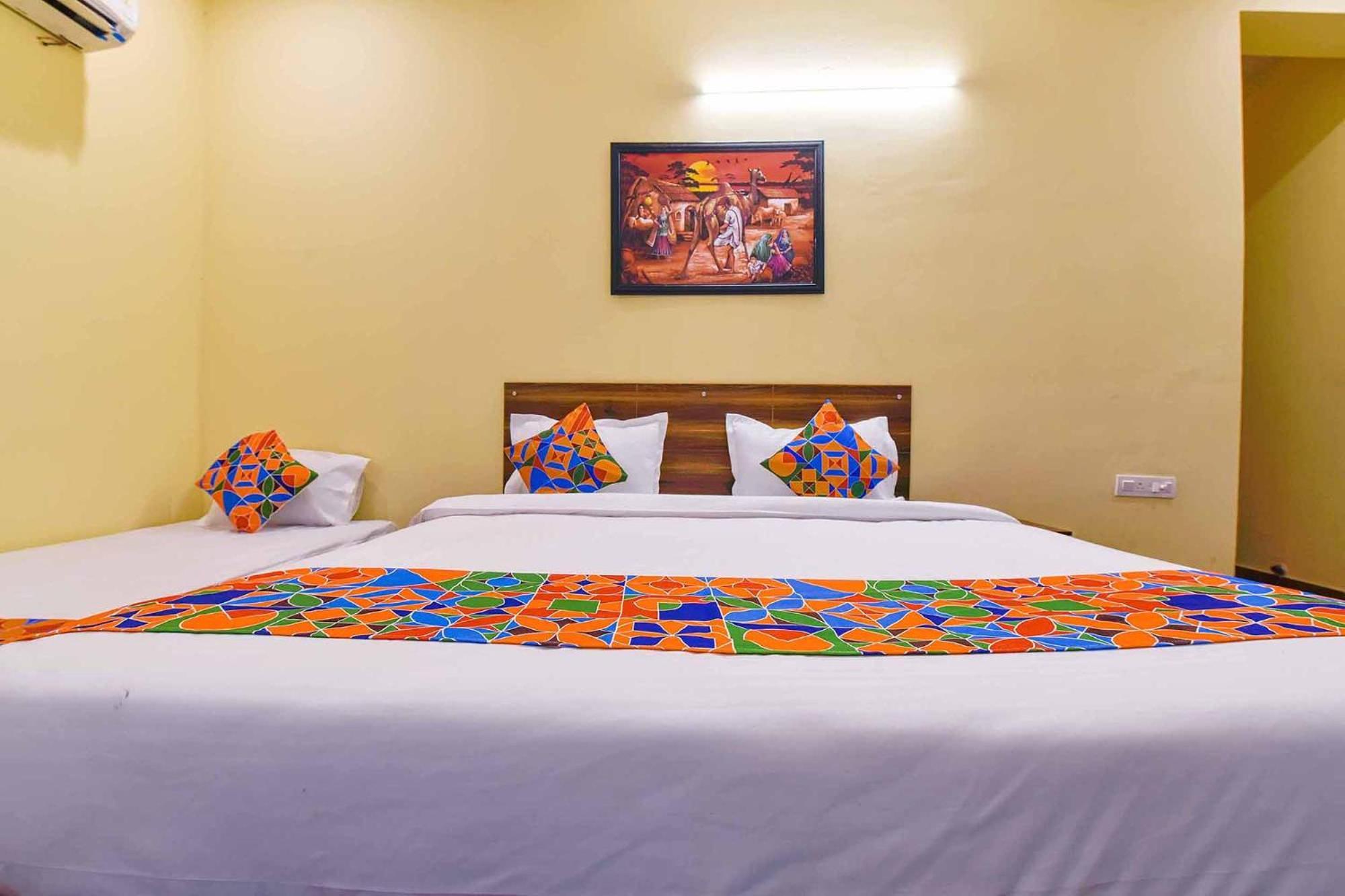 Fabexpress Golden Manor Hotel 3*