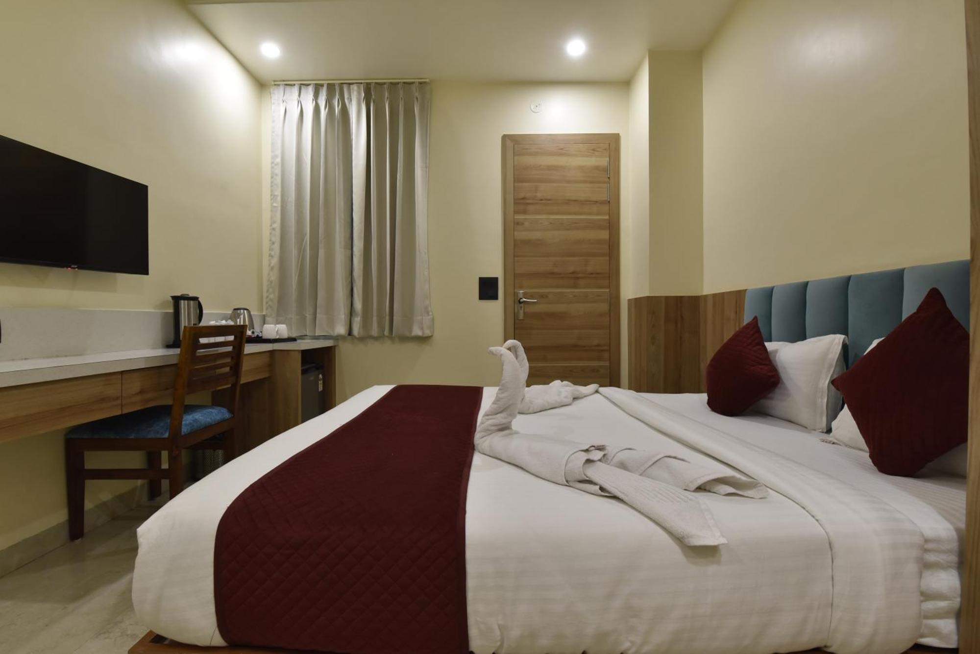 Hotel Anju Shree Inn-near Airport Terminal 1