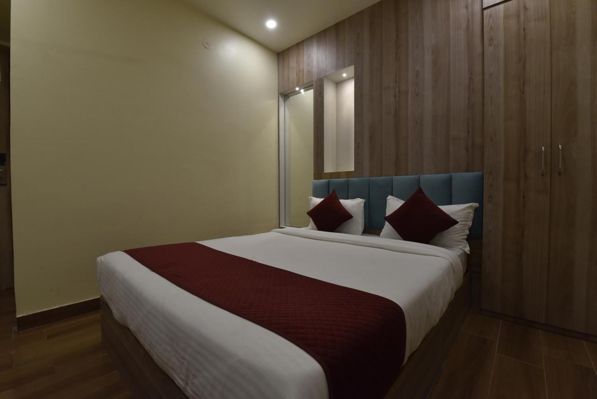 Hotel Anju Shree Inn-near Airport Terminal 1