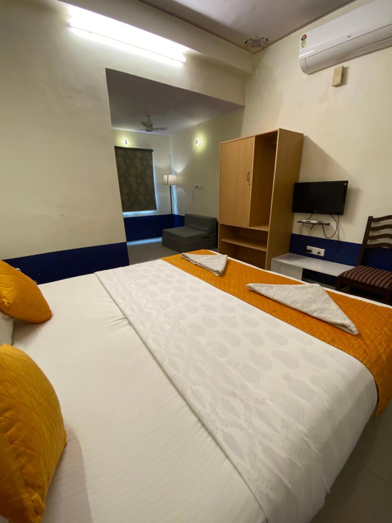 Hotel Chitra Katha - A Story Per