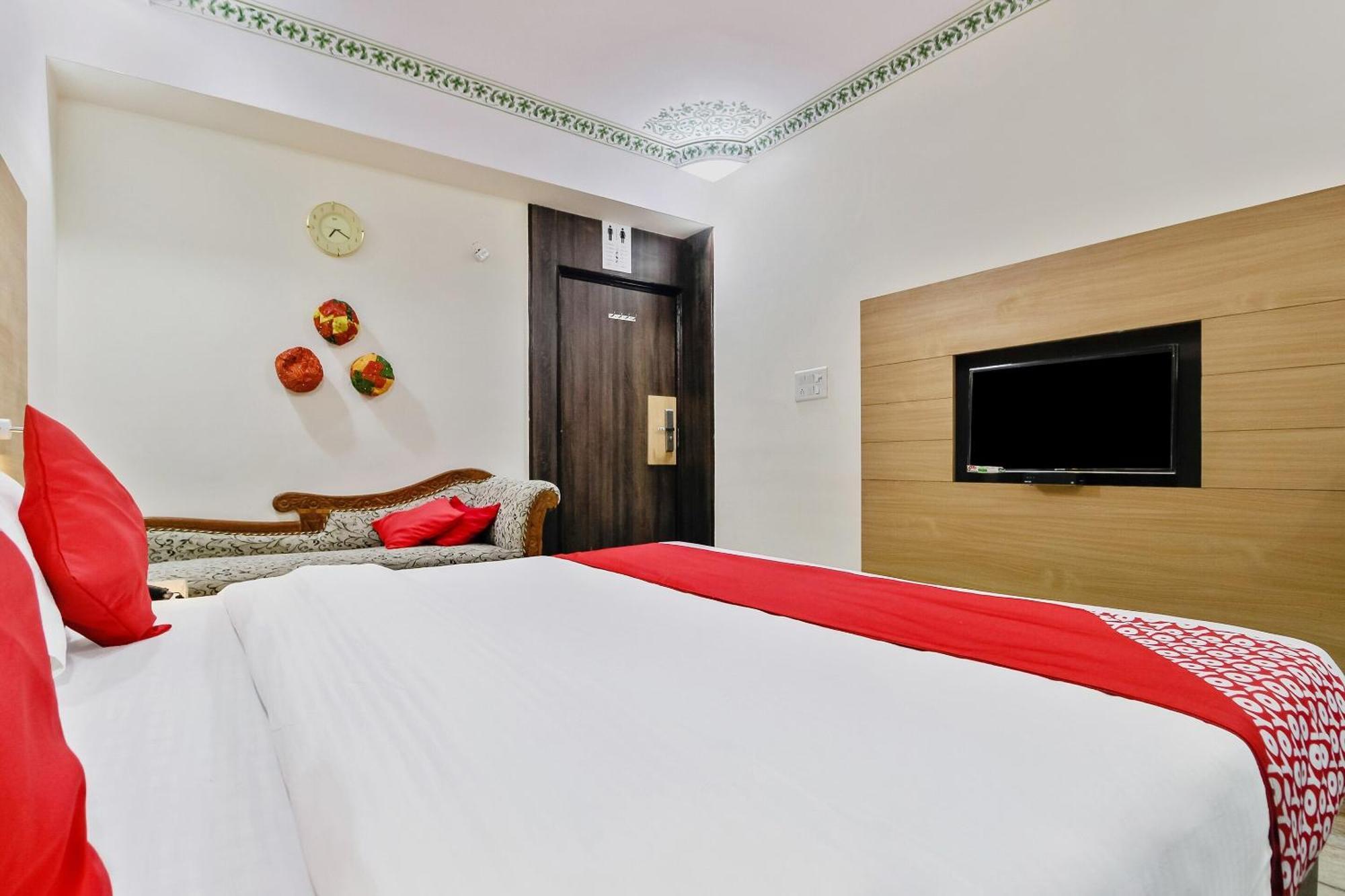 Collection O Tulip Palace Hotel 4*
