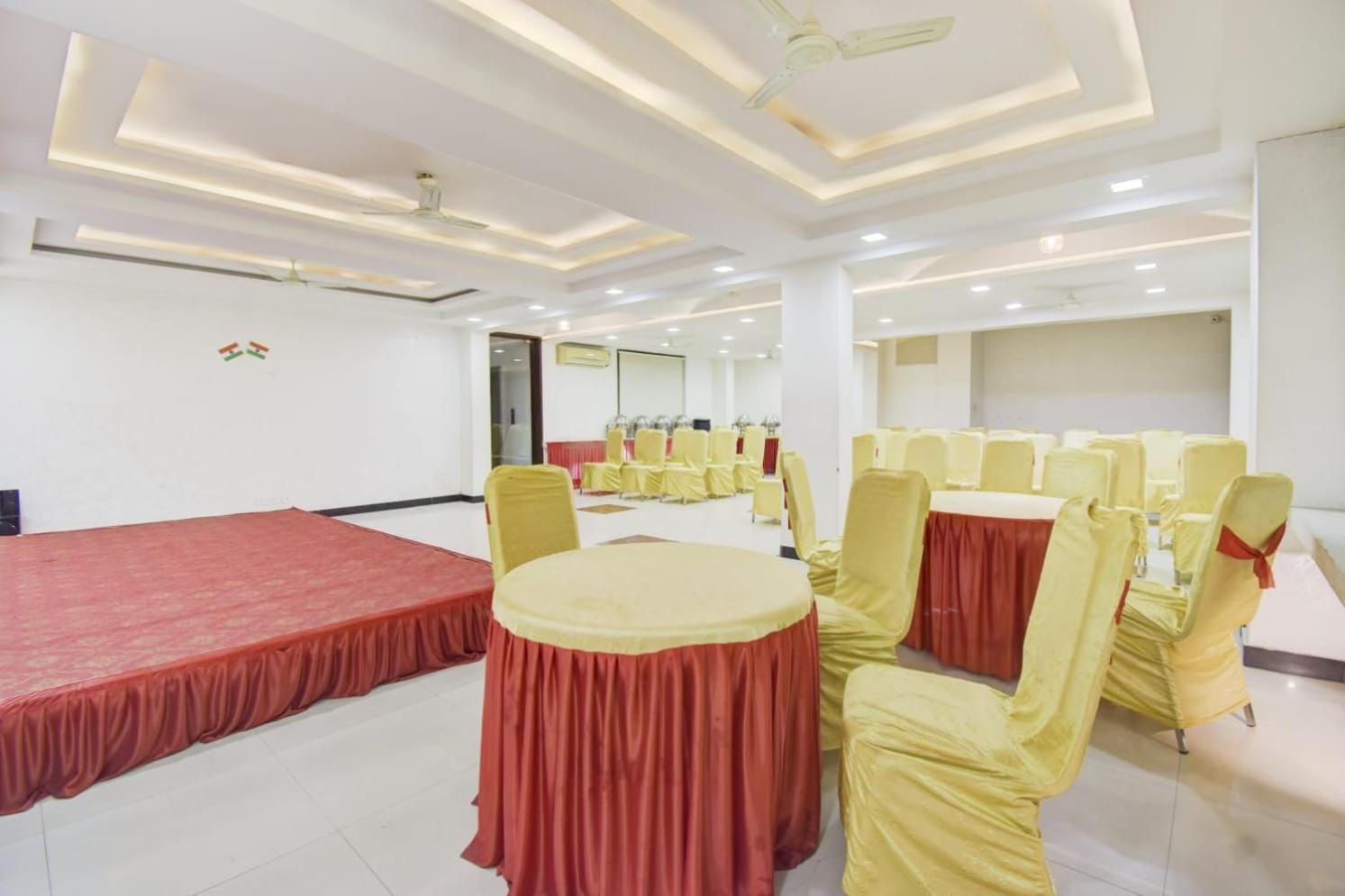 Hotel Sahibs Corporate 3*