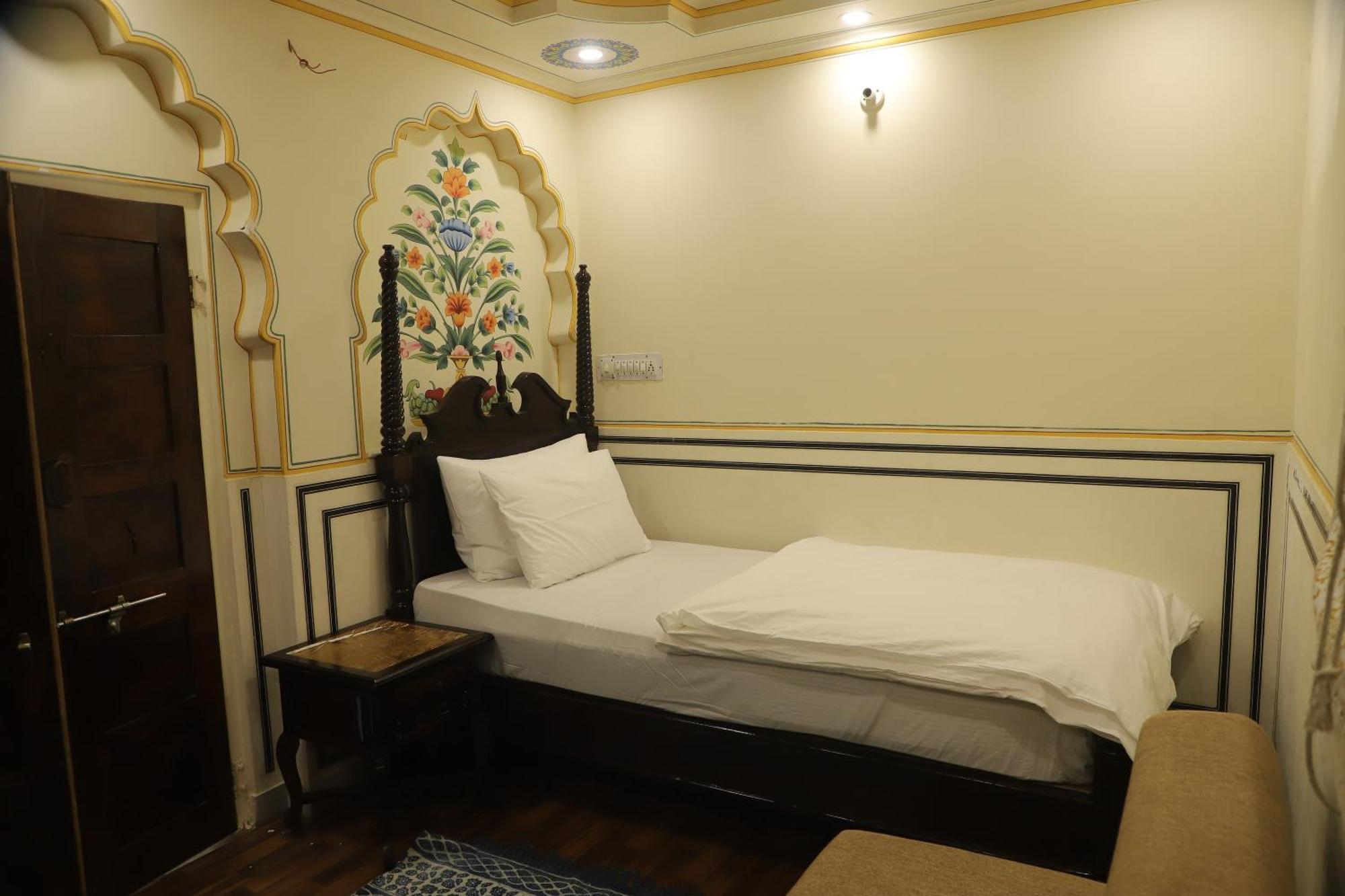Raghunath Haveli - A Boutique Guest house *