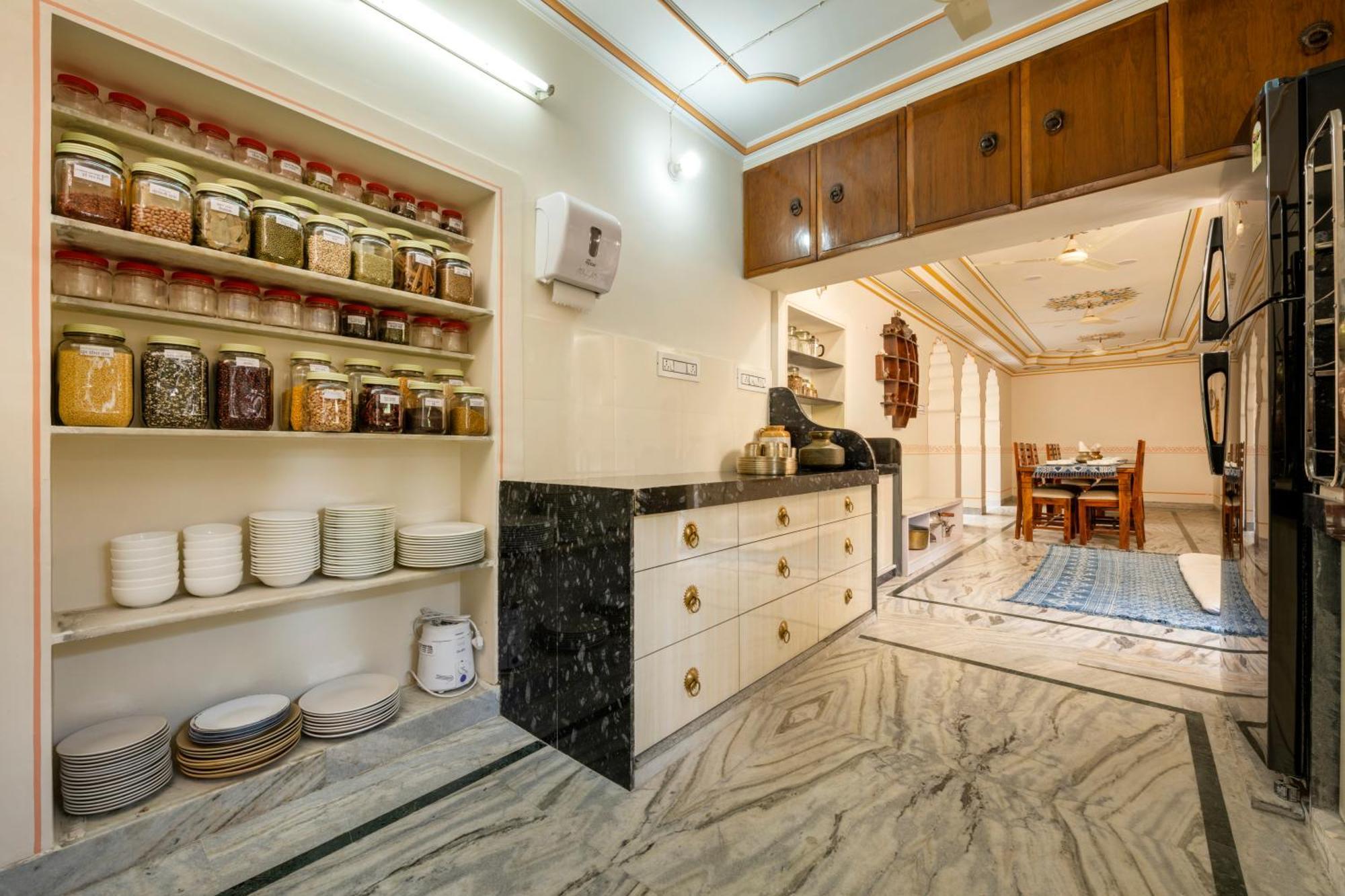 Raghunath Haveli - A Boutique *