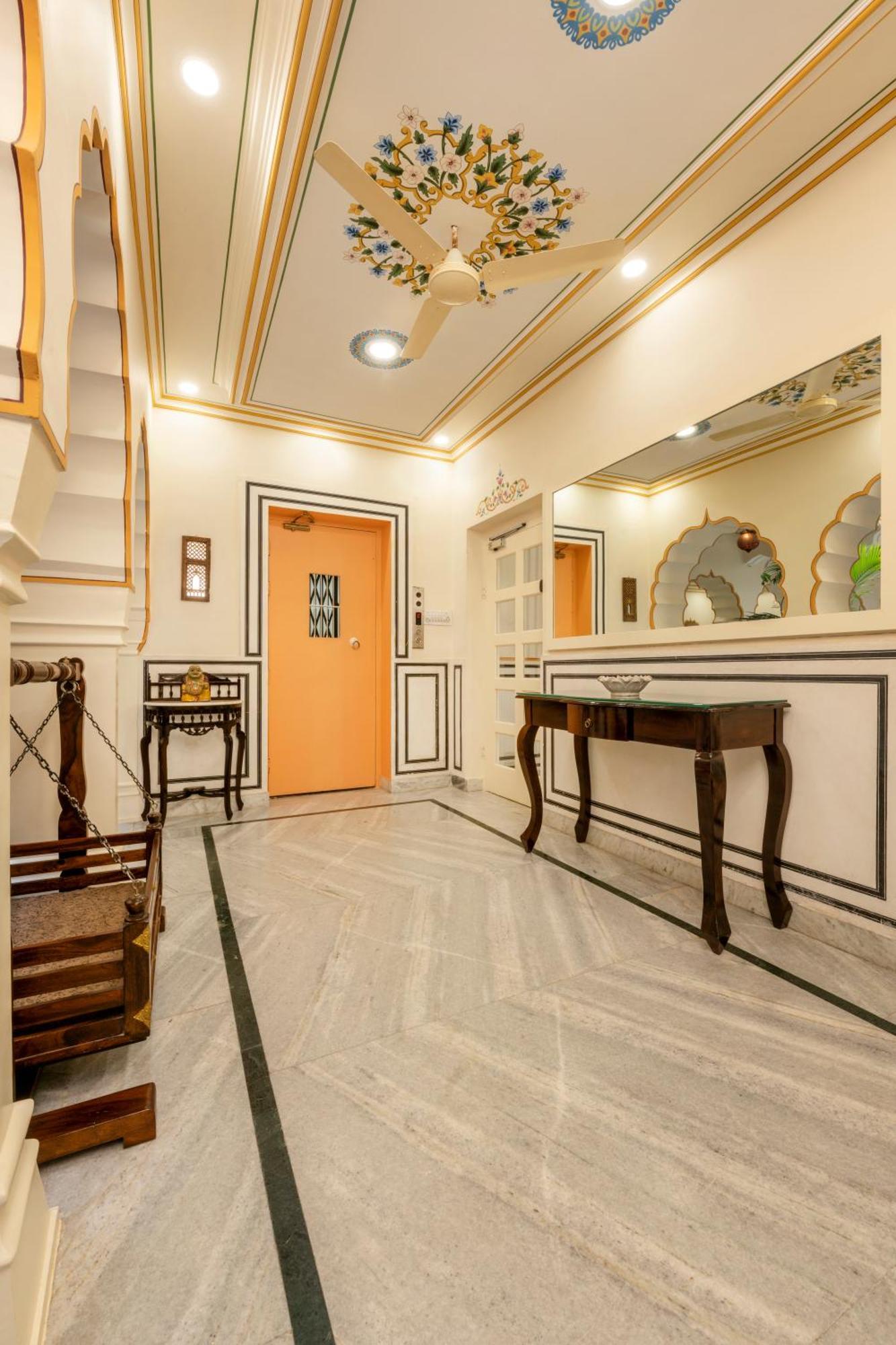 Raghunath Haveli - A Boutique *