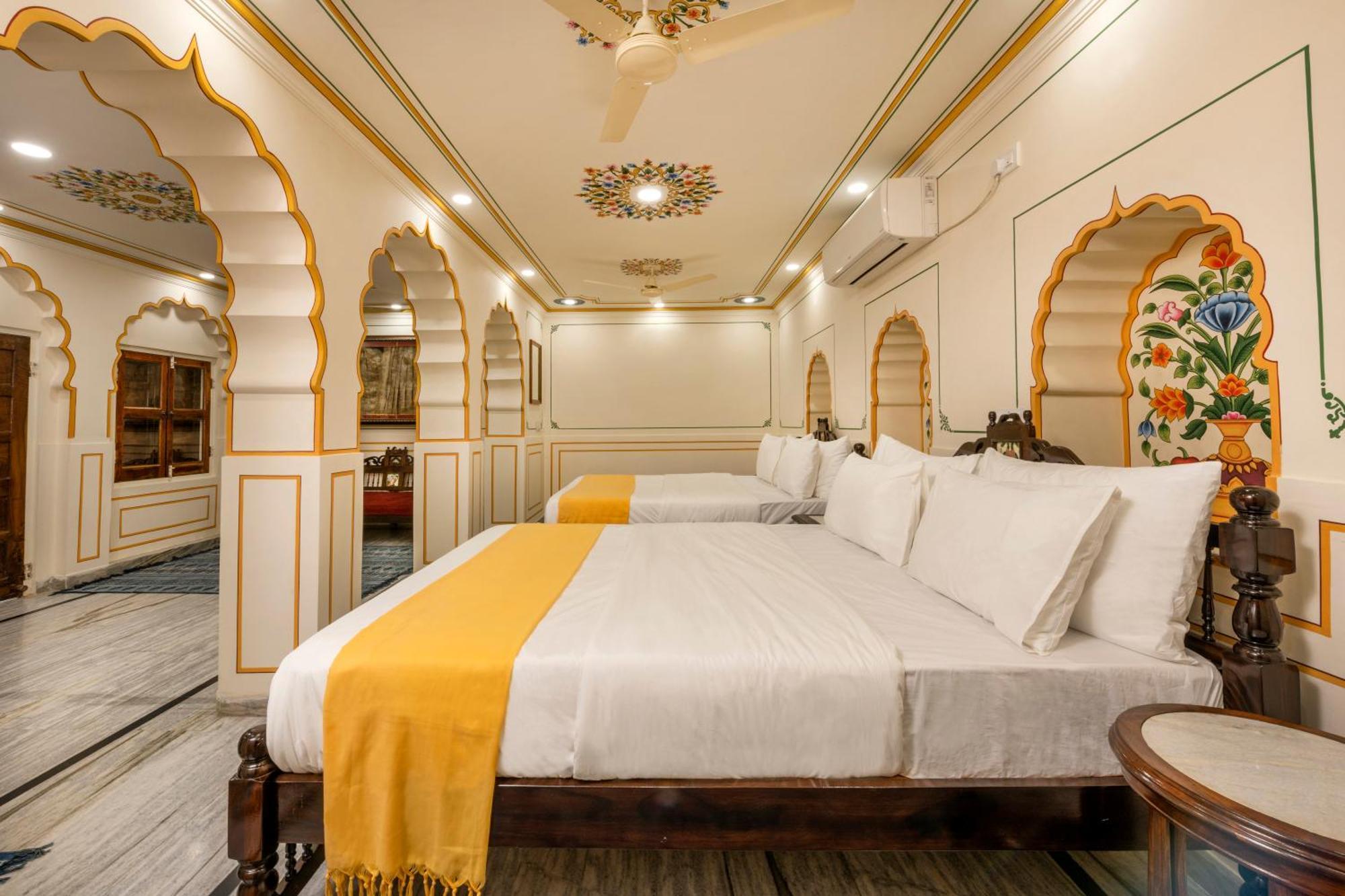 Raghunath Haveli - A Boutique *