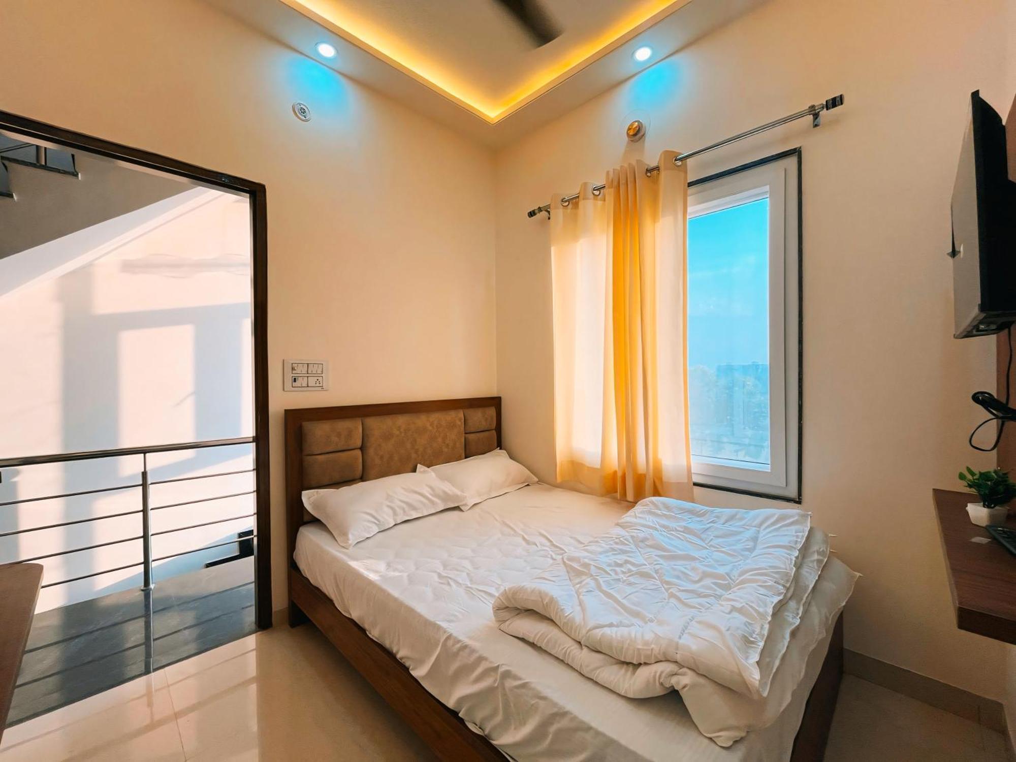 Pooja Hotel *