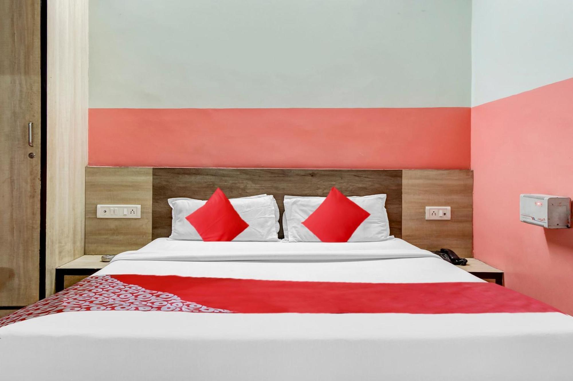 O Rajwada Hotel 3*