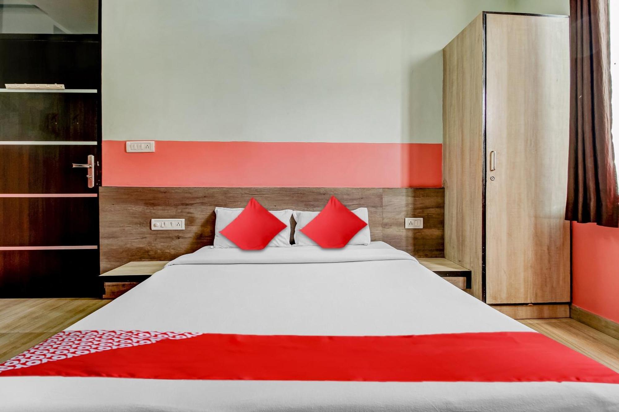 O Rajwada Hotel