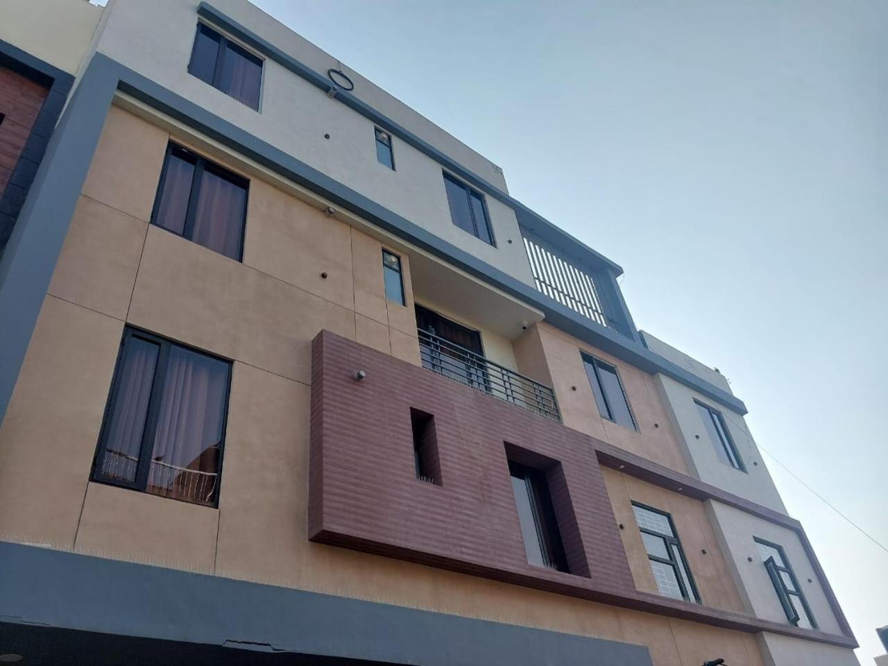 Hotel Saffron Vaishali Nagar *
