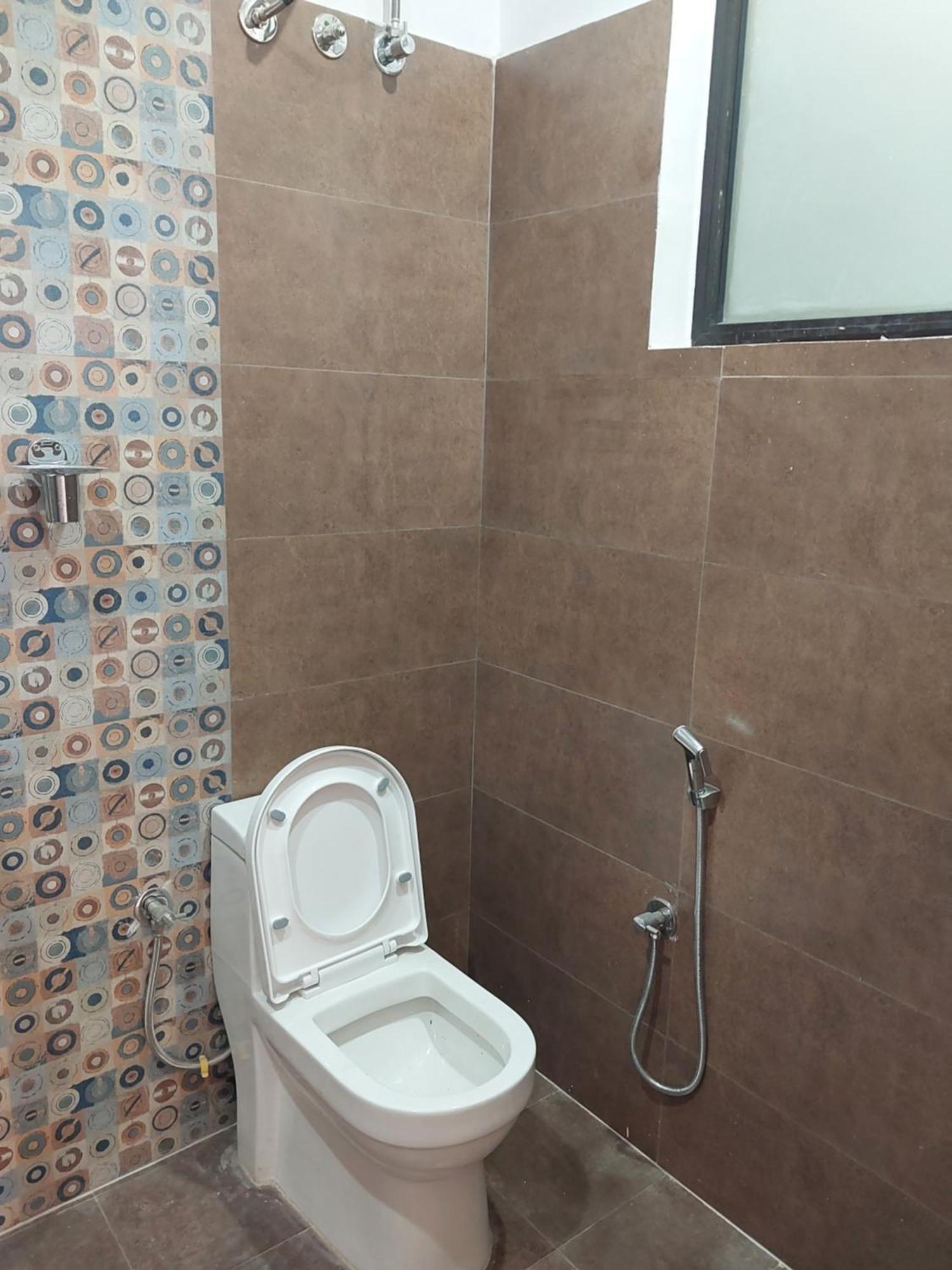 Hotel Saffron Vaishali Nagar *