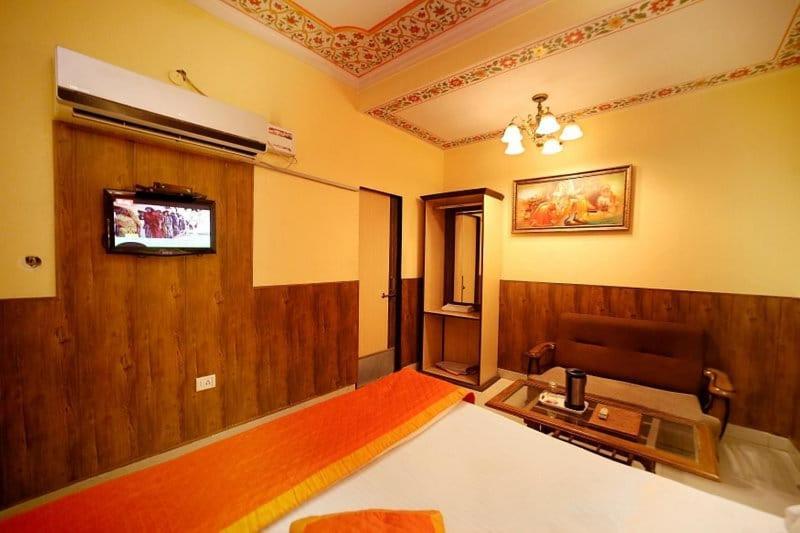 Hotel Golden Heritage Deluxe Jaipur