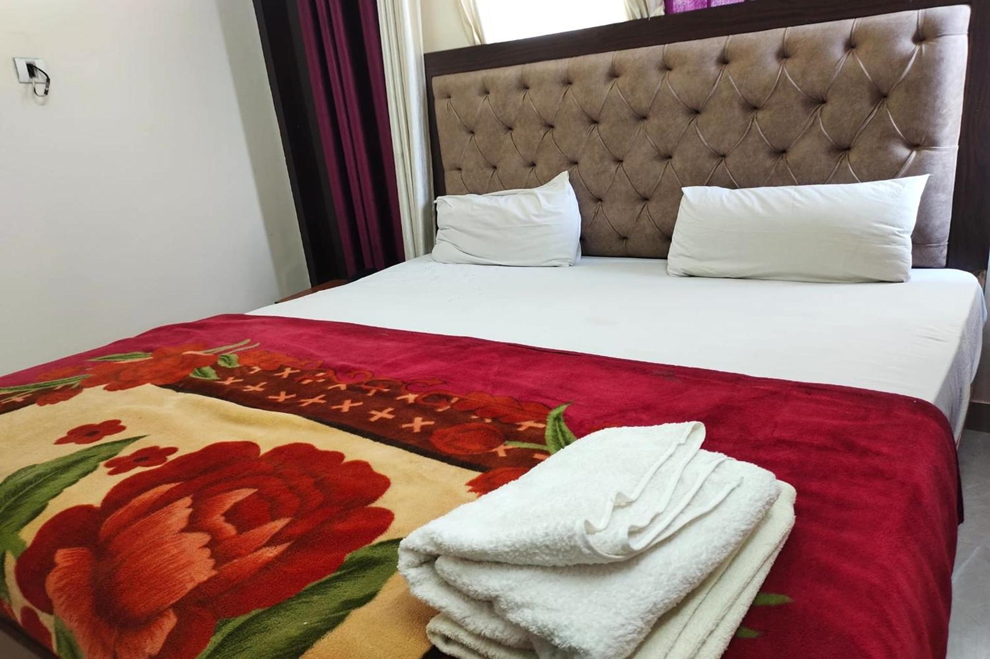 Hotel Amrapali