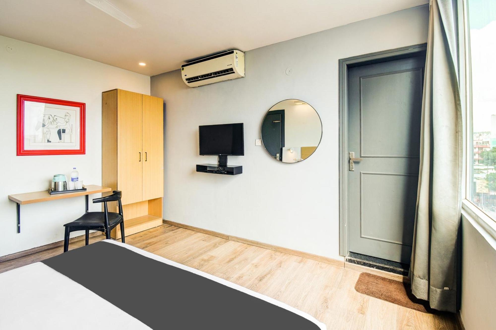 Super Townhouse Tonk Road Near Gandhi Nagar Railway Station Hotel