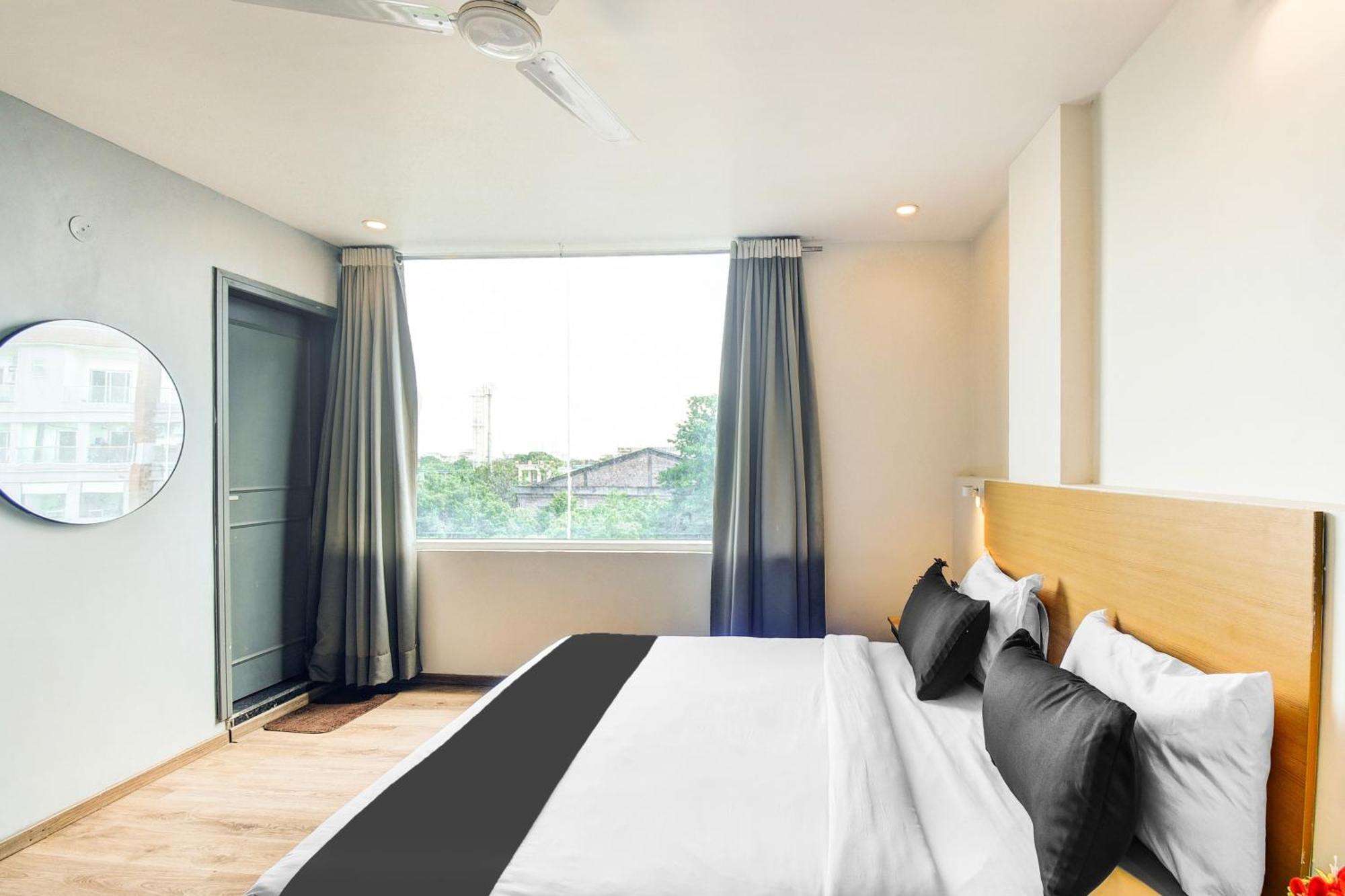 Super Townhouse Tonk Road Near Gandhi Nagar Railway Station Hotel
