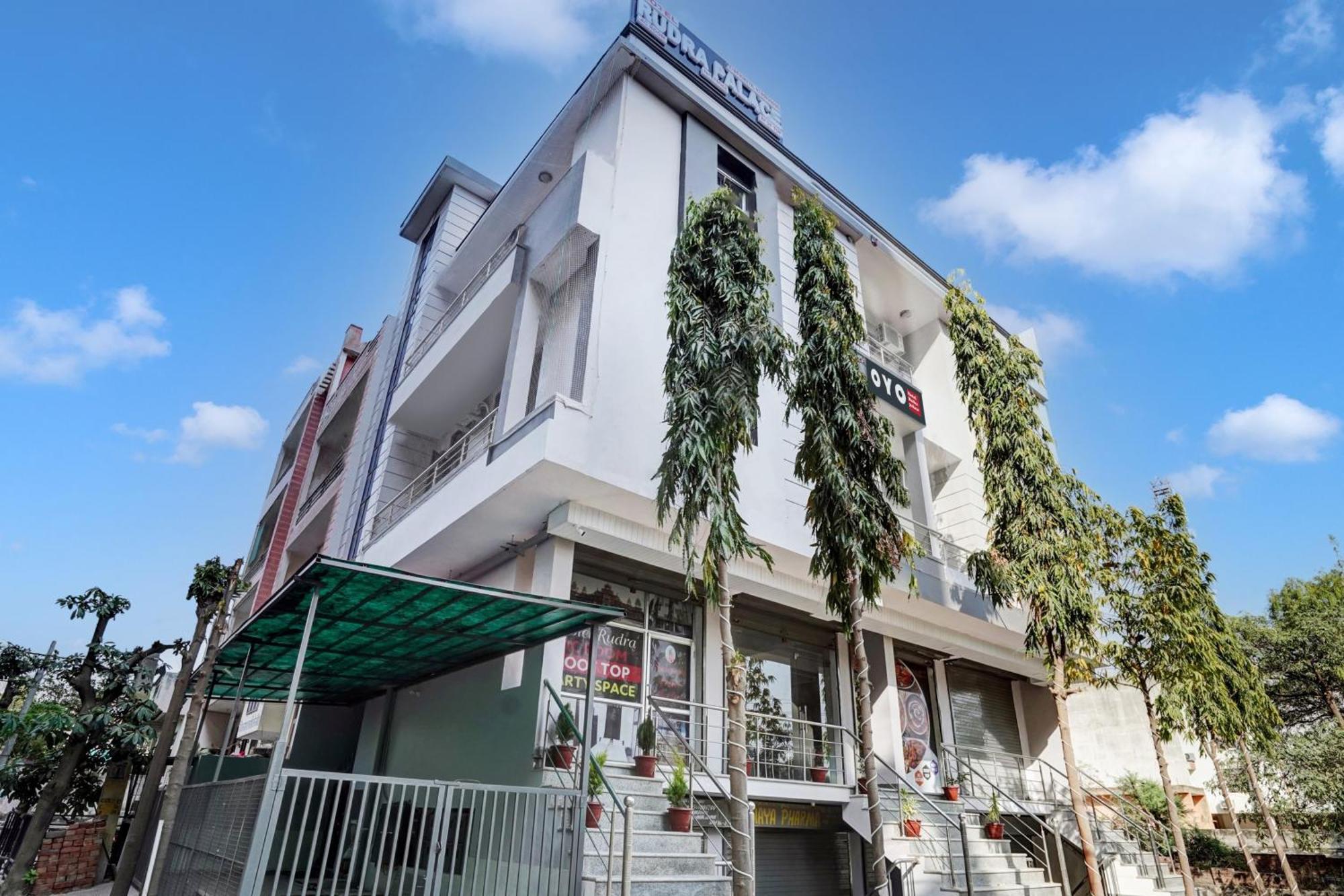 Hotel O Rudra Palace 3*