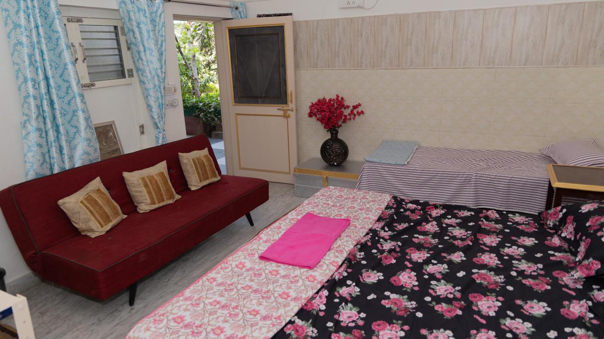 Hotel Urmil Basant 4*