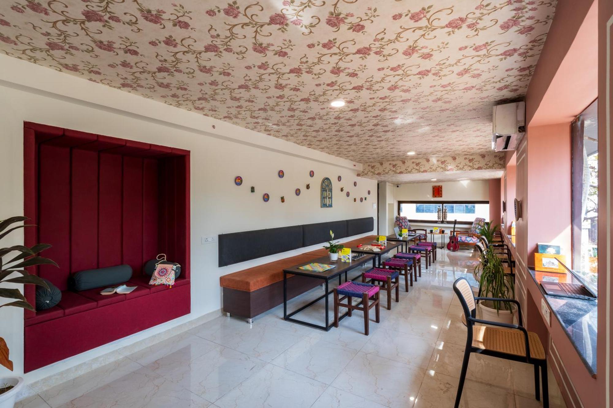 The Jaipur, Mi Road Hostel
