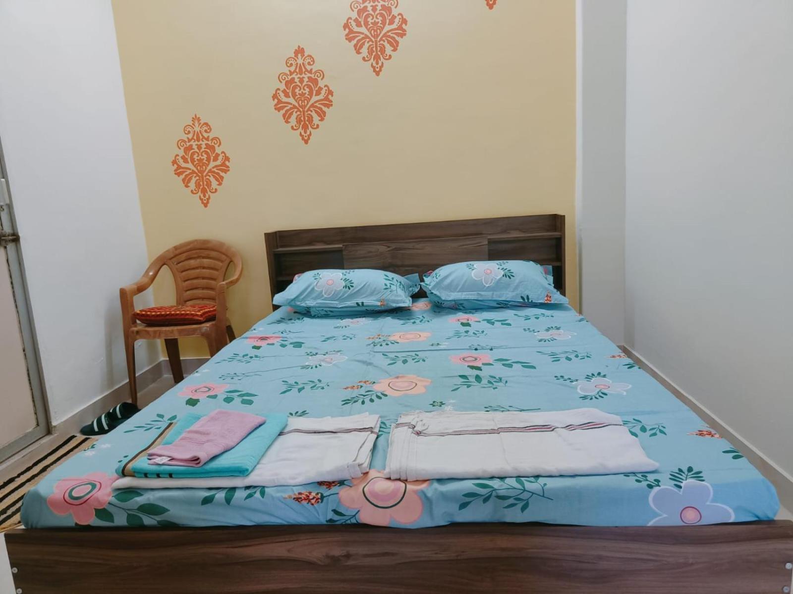Hotel Urmil Basant