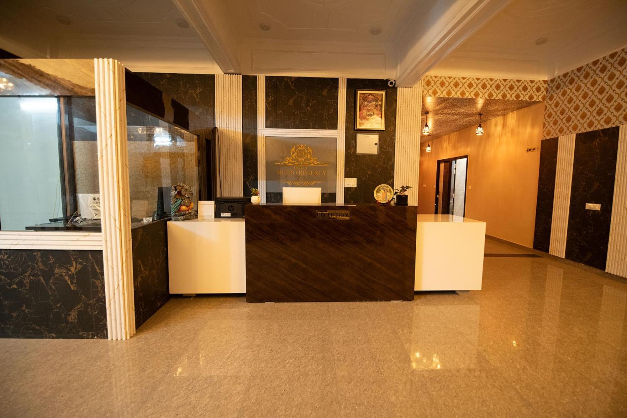 Metro Regency Hotel 3*
