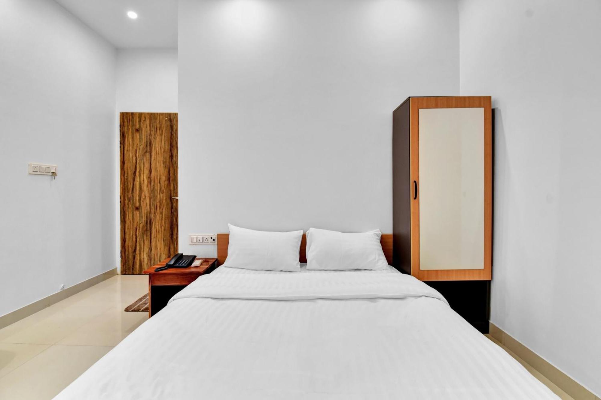 Collection O Gatsby Hotel 3*