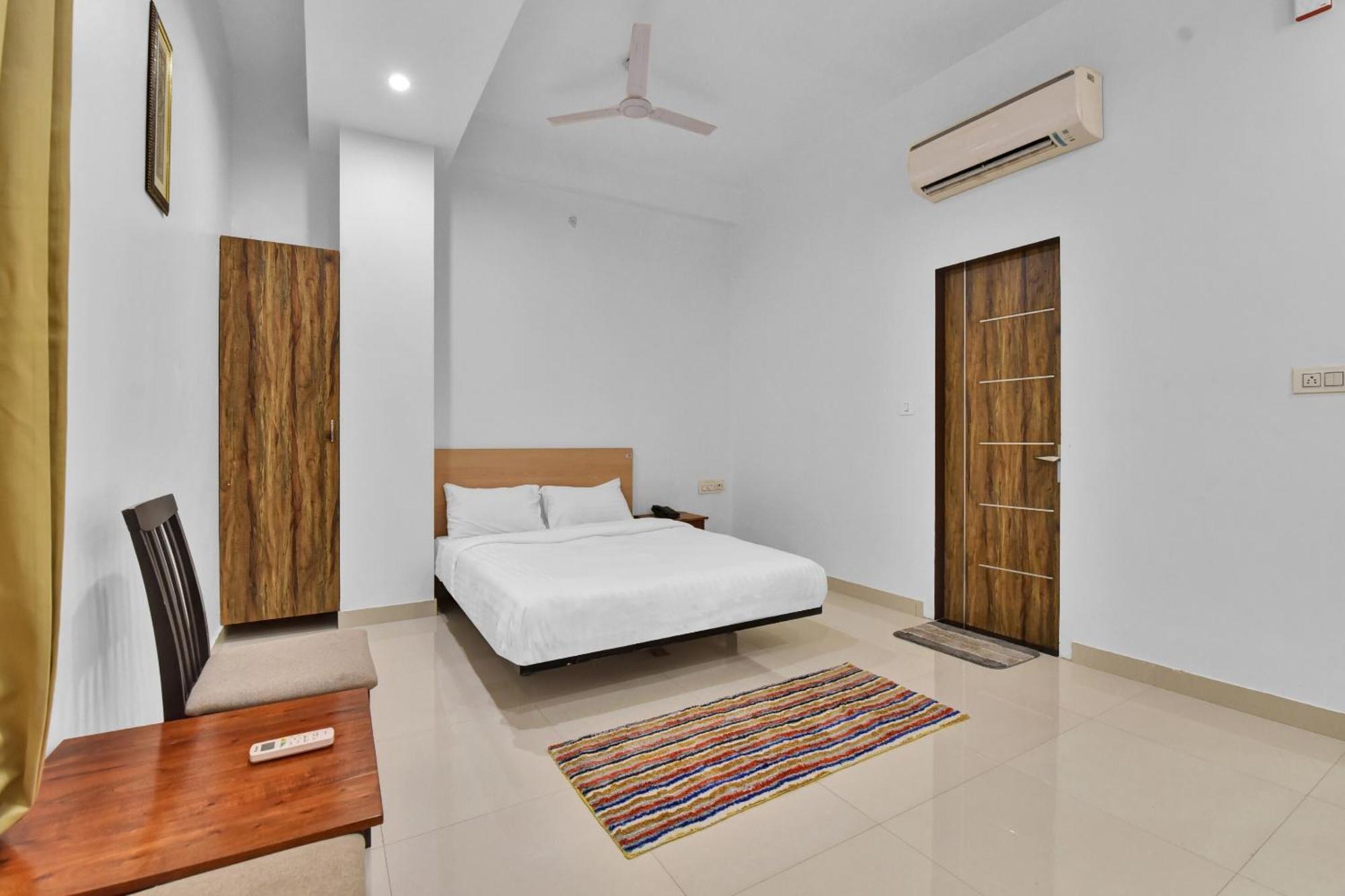 Collection O Gatsby Hotel Jaipur