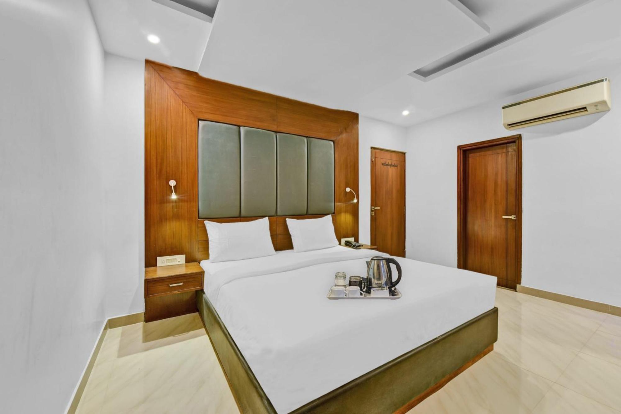 Townhouse The Circle Hotel
