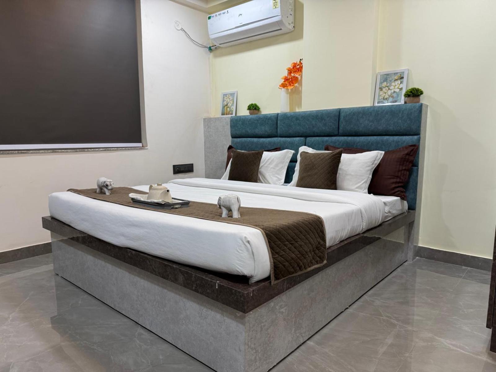 Palm Elanza Apartment