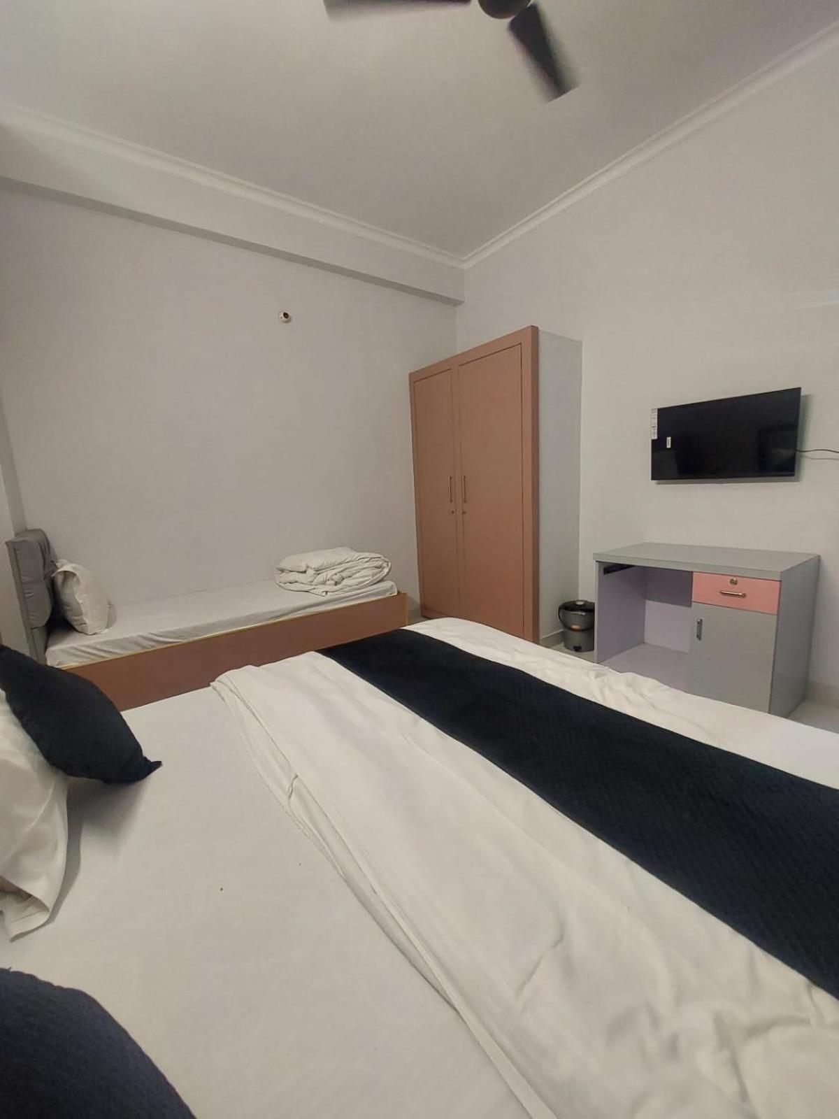 Hotel Saffron Vaishali Nagar *