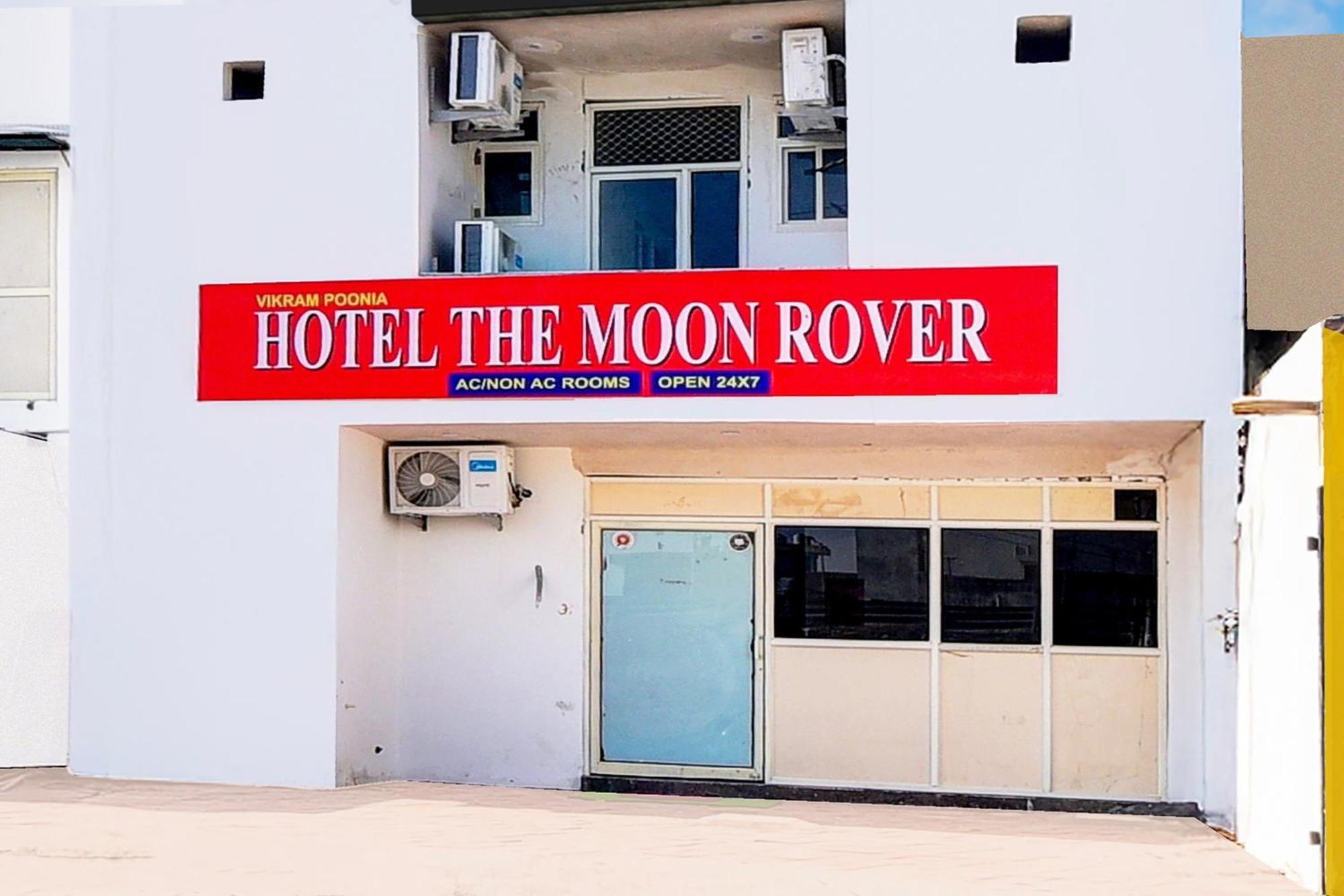 O The Moon Rover Hotel Jaipur