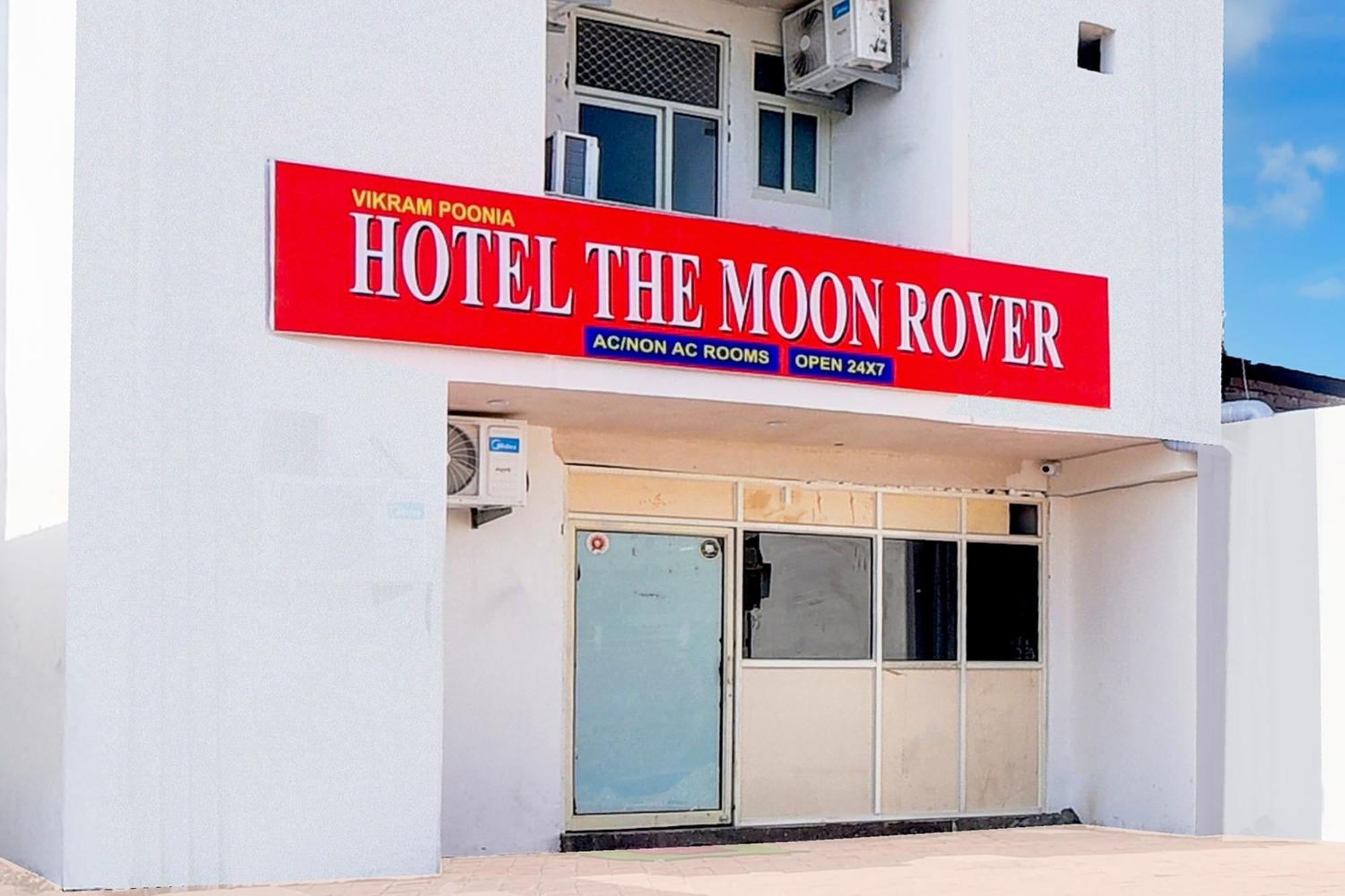 O The Moon Rover Hotel