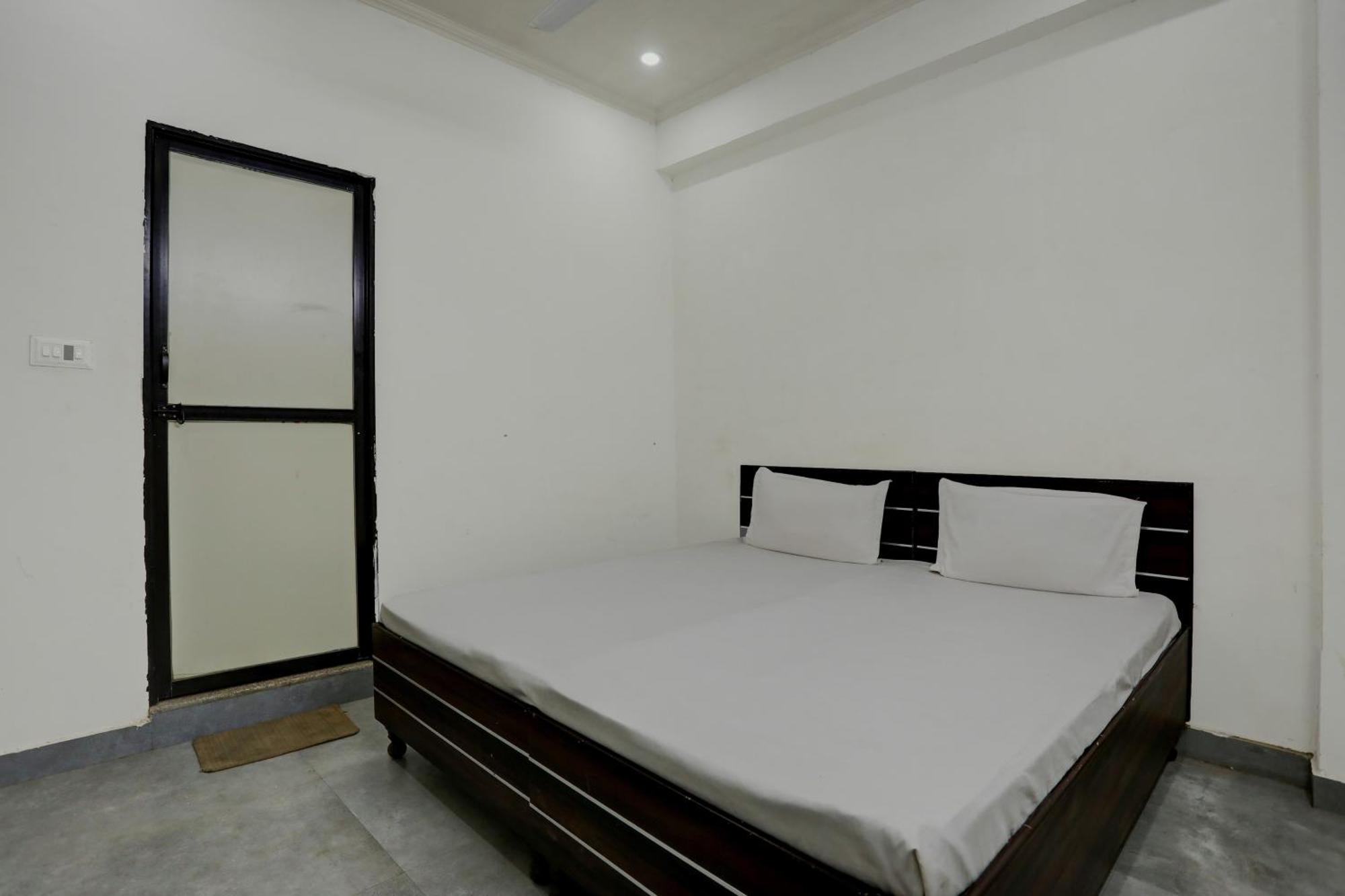 Hotel O Alexa Near Girdharipura School Jaipur