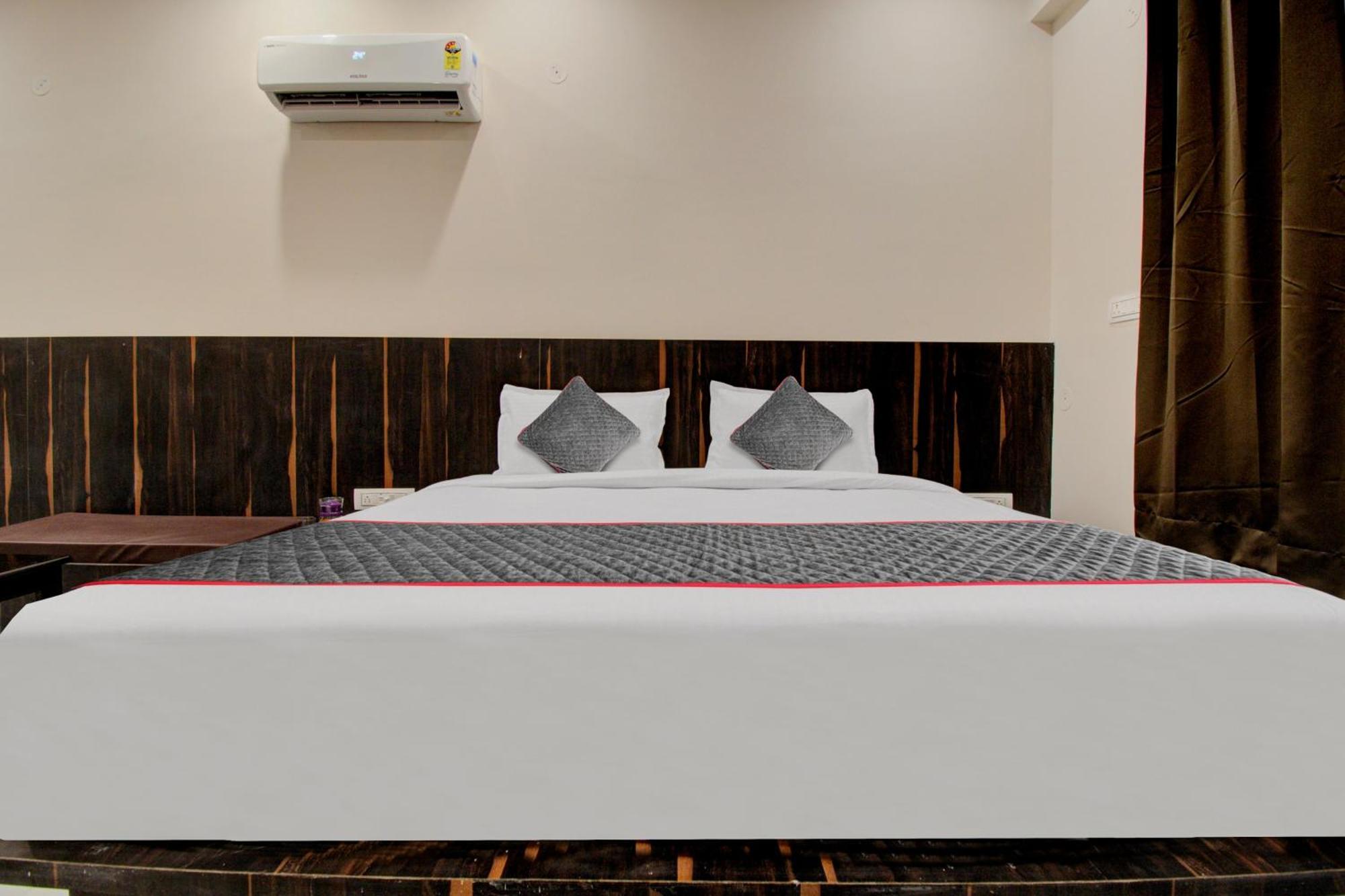 Townhouse Karma 3*
