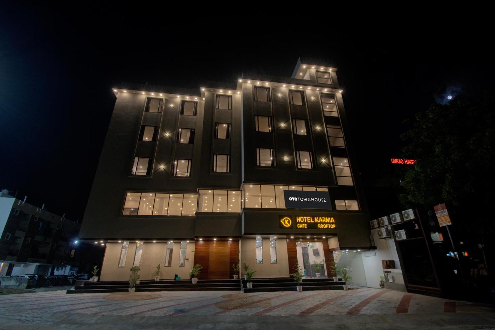 Townhouse Karma Hotel
