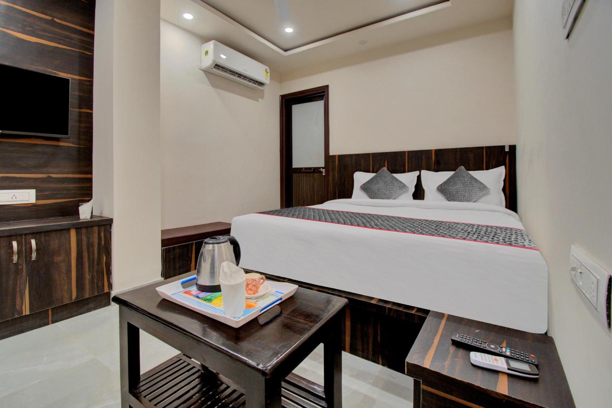 Townhouse Karma Hotel