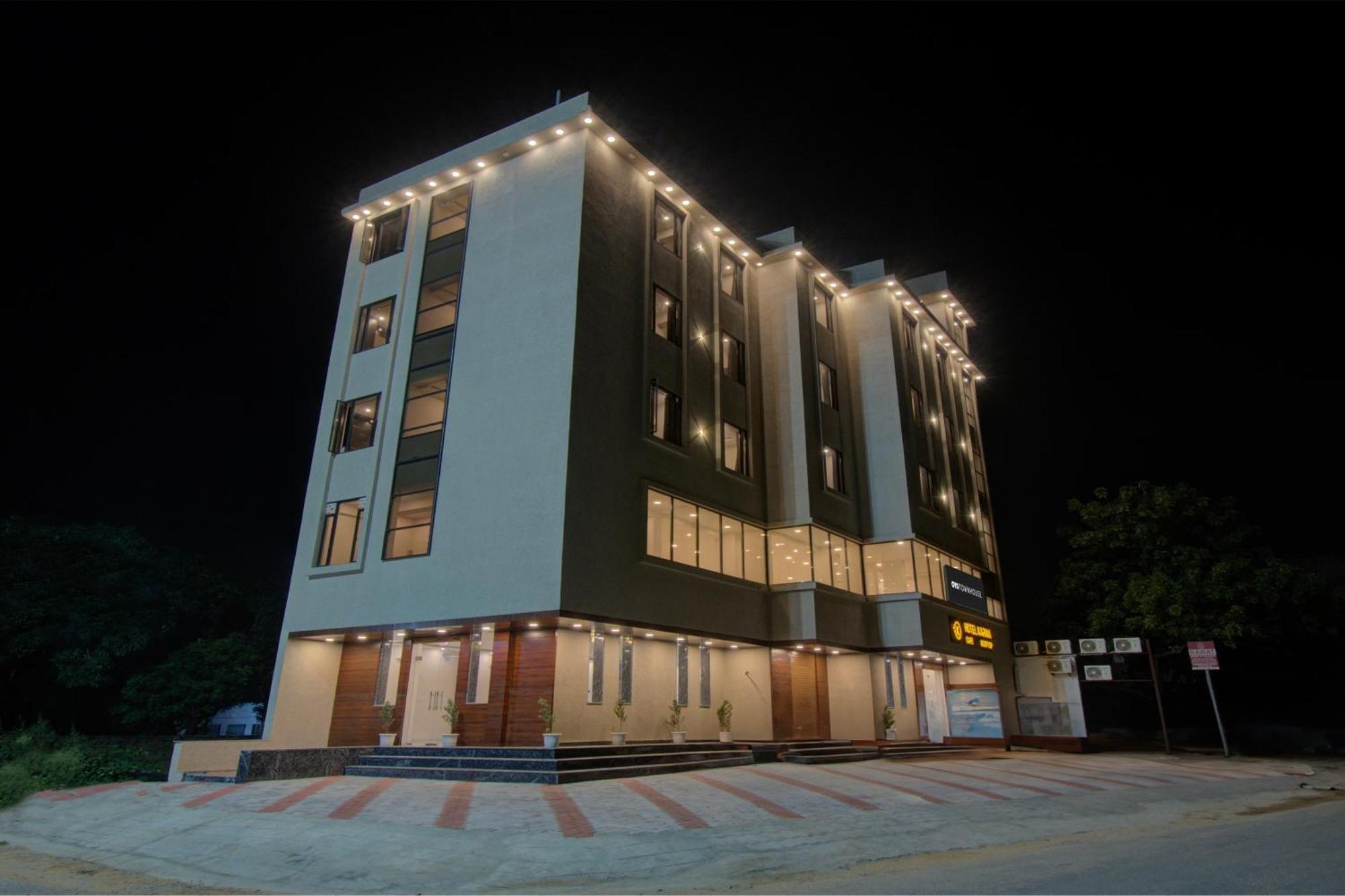 Townhouse Karma Hotel 3*