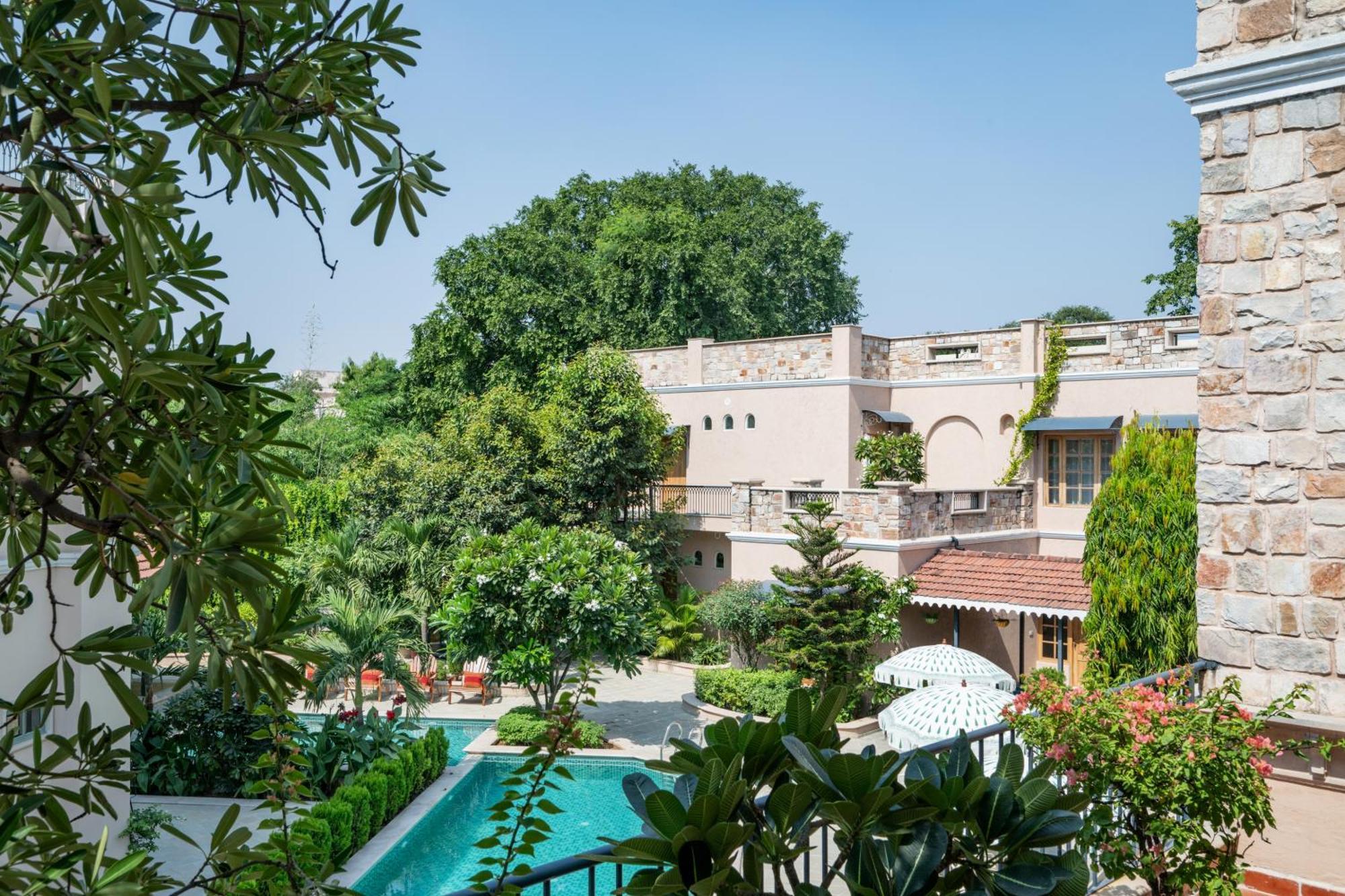 Niravi Bed & Breakfast