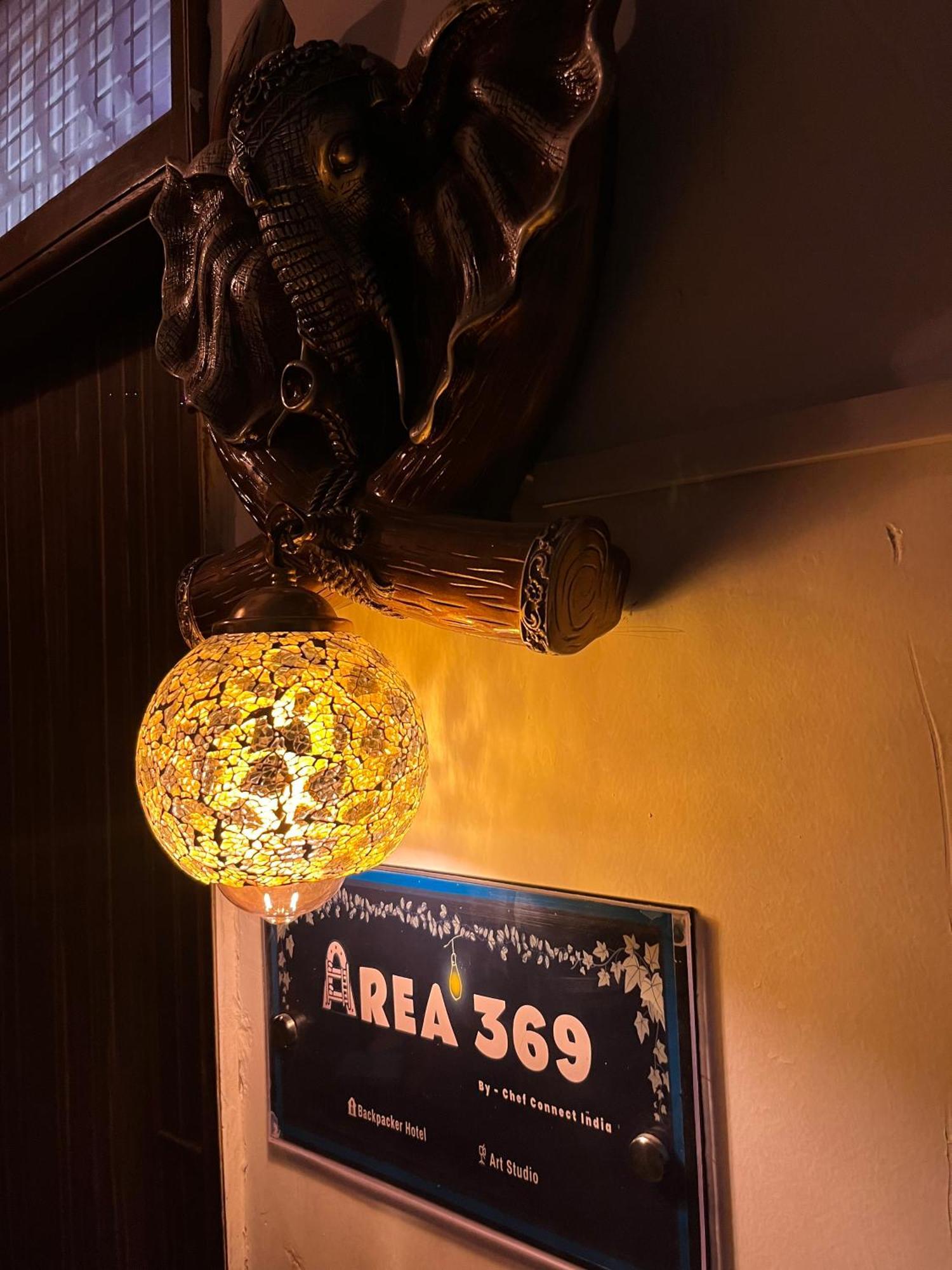 Area 369 3*