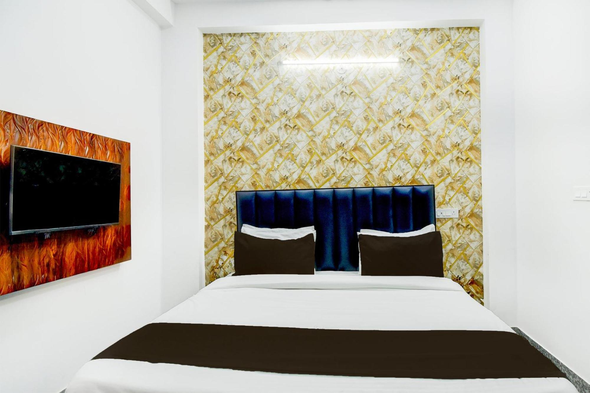 Hotel O Luxury - 2 3*