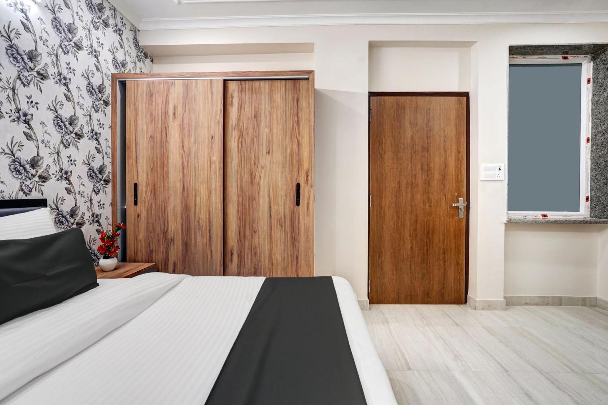 Townhouse Majesty Hotel 3*