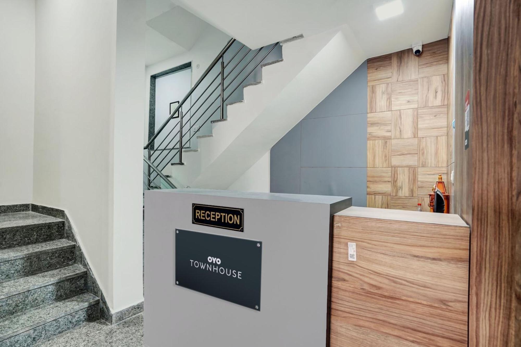 Townhouse Majesty 3*