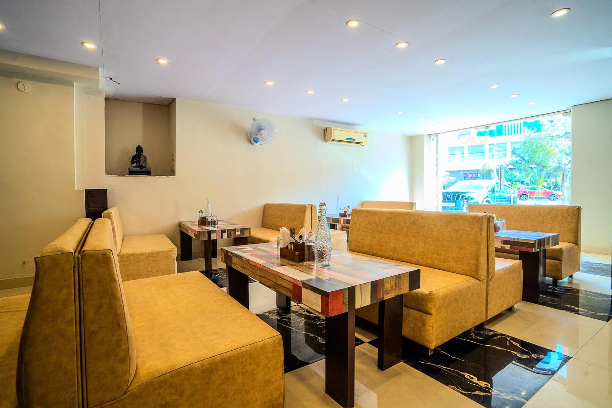 Fabhotel Polovictory Palace